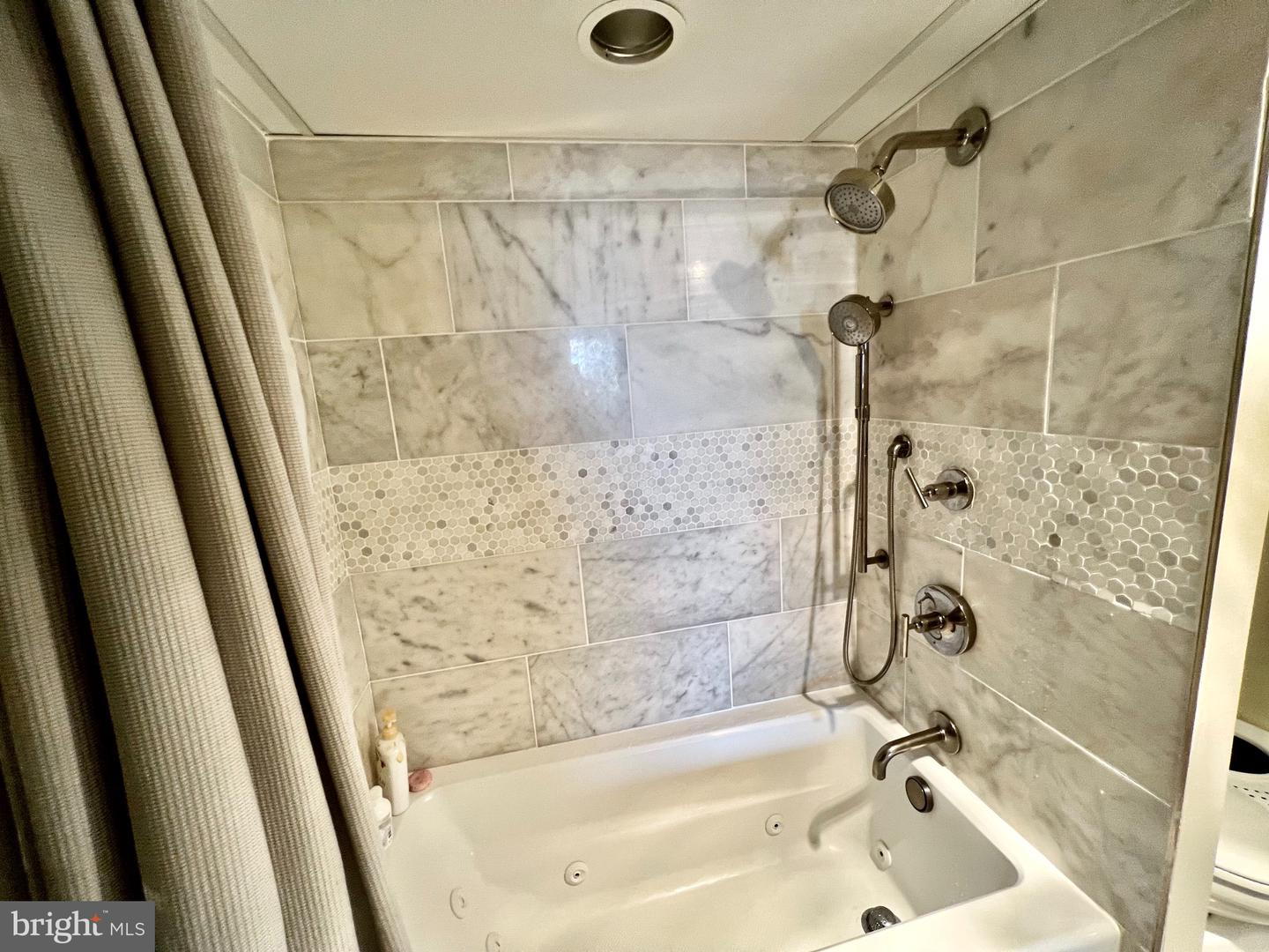 1276 N WAYNE STREET Unit: 906