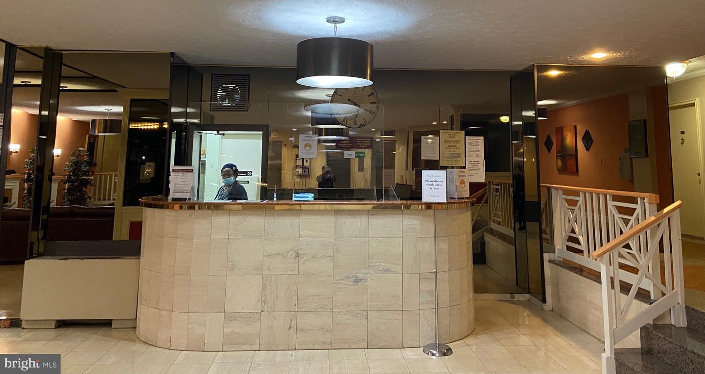 1021 ARLINGTON BOULEVARD Unit: 220