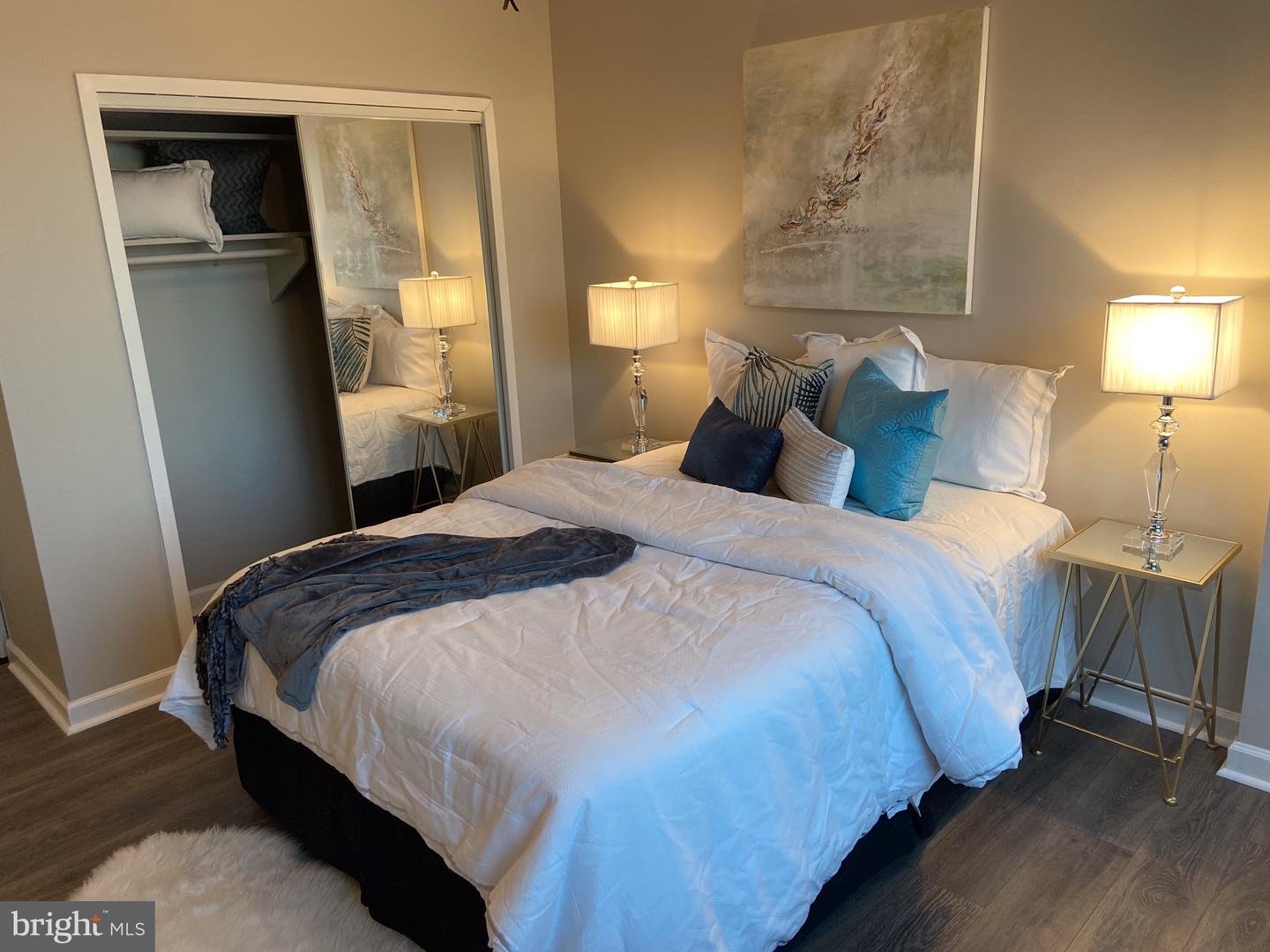 1021 ARLINGTON BOULEVARD Unit: 220