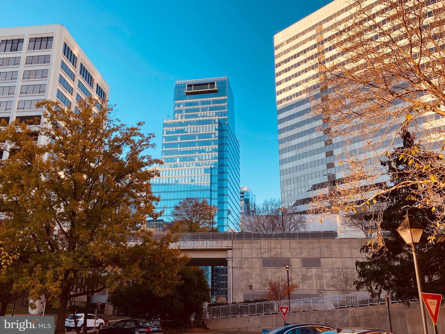 1021 ARLINGTON BOULEVARD Unit: 220
