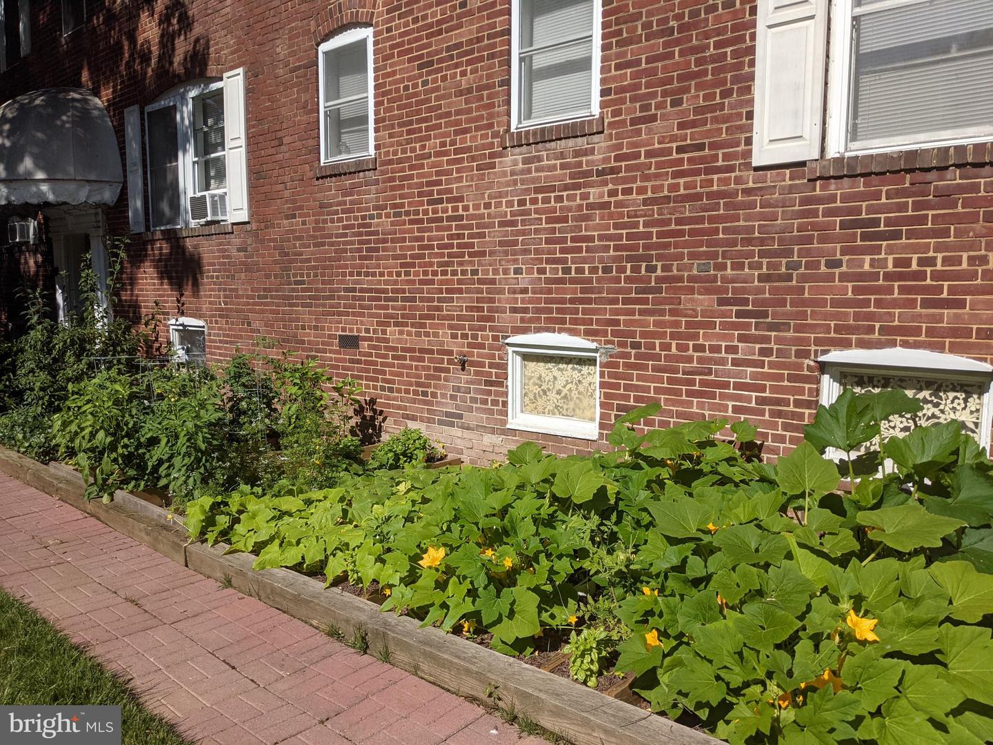 1400 N KENILWORTH STREET Unit: 8