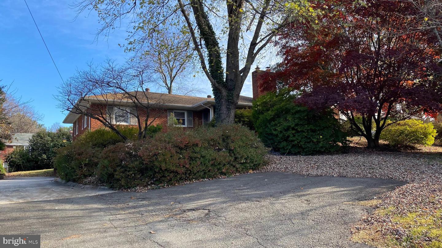 4863 OLD DOMINION DRIVE