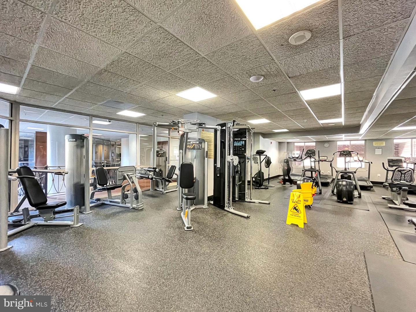 1276 N WAYNE STREET Unit: 906