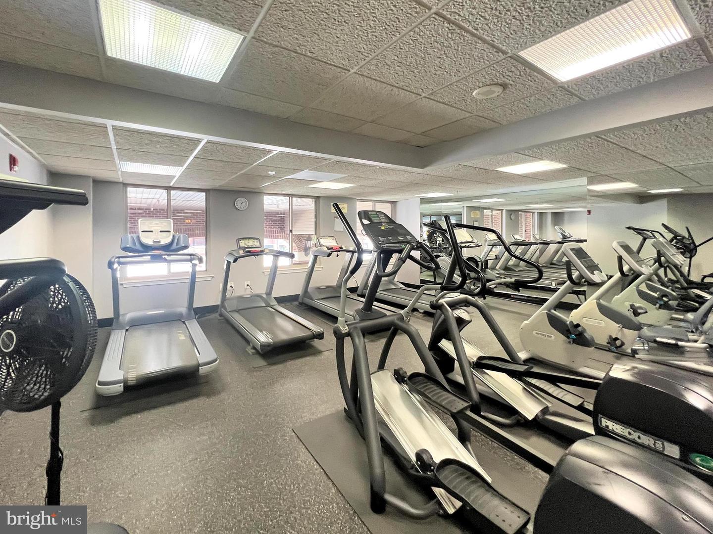 1276 N WAYNE STREET Unit: 906