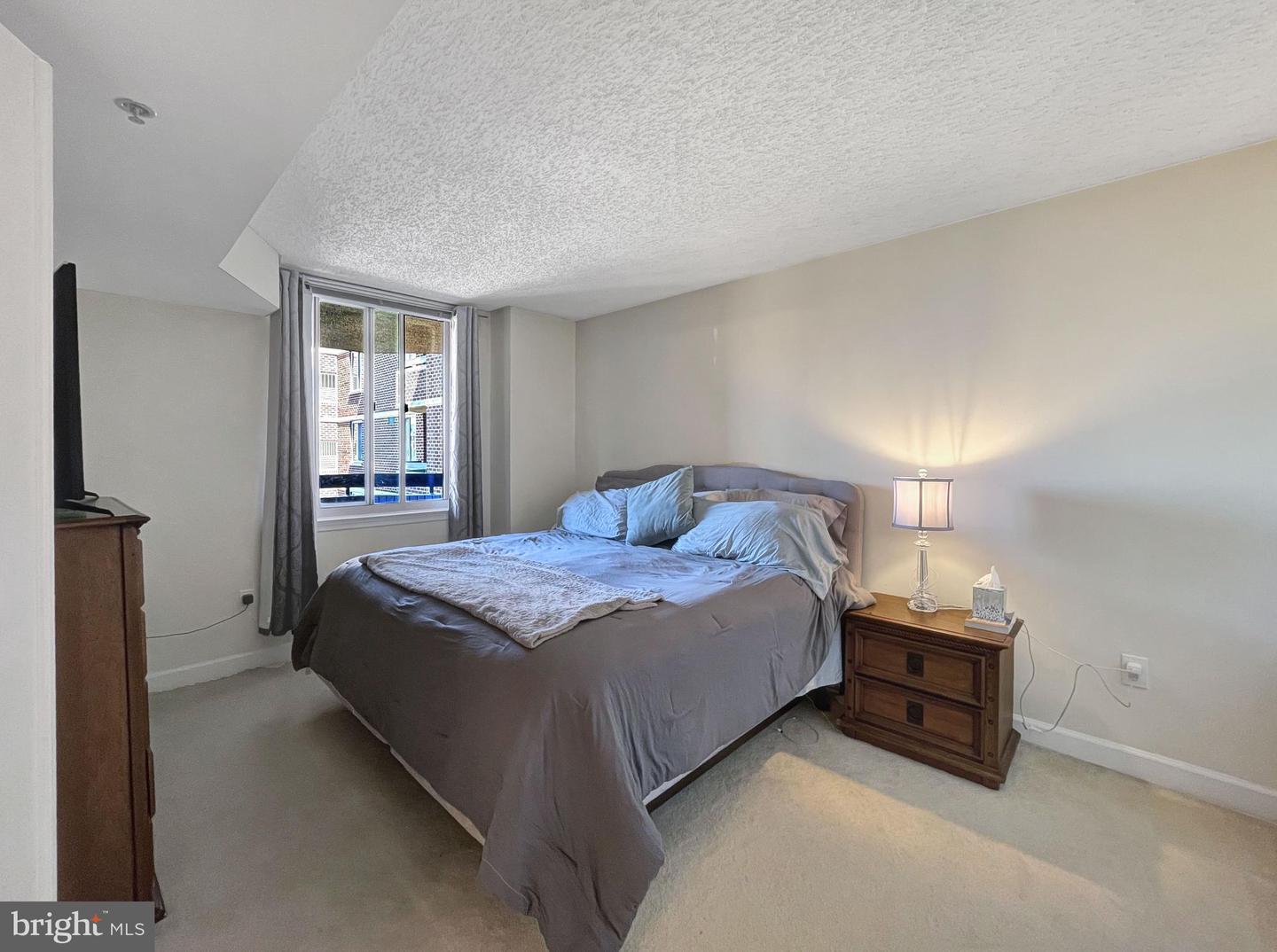 1276 N WAYNE STREET Unit: 906