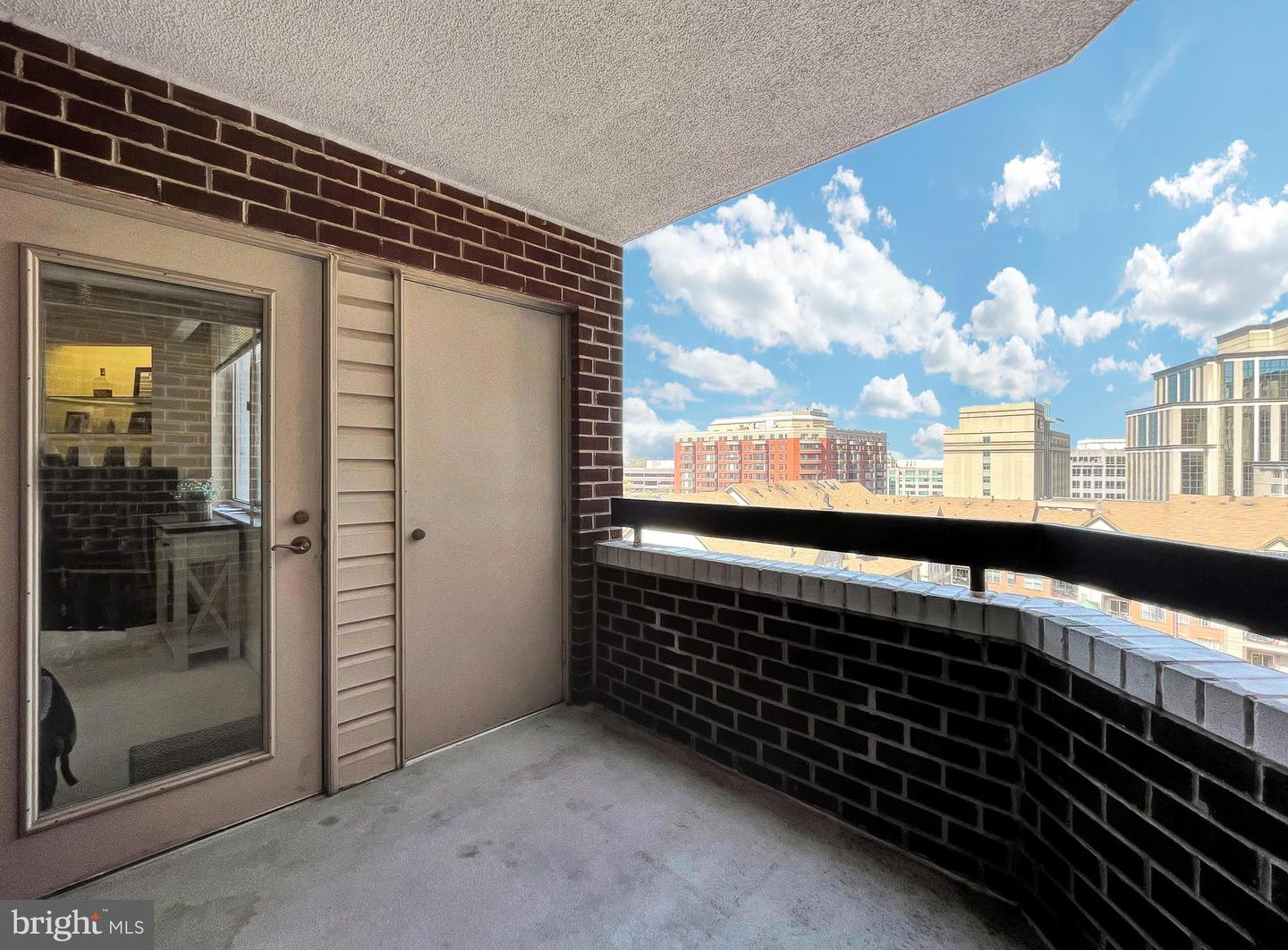 1276 N WAYNE STREET Unit: 906