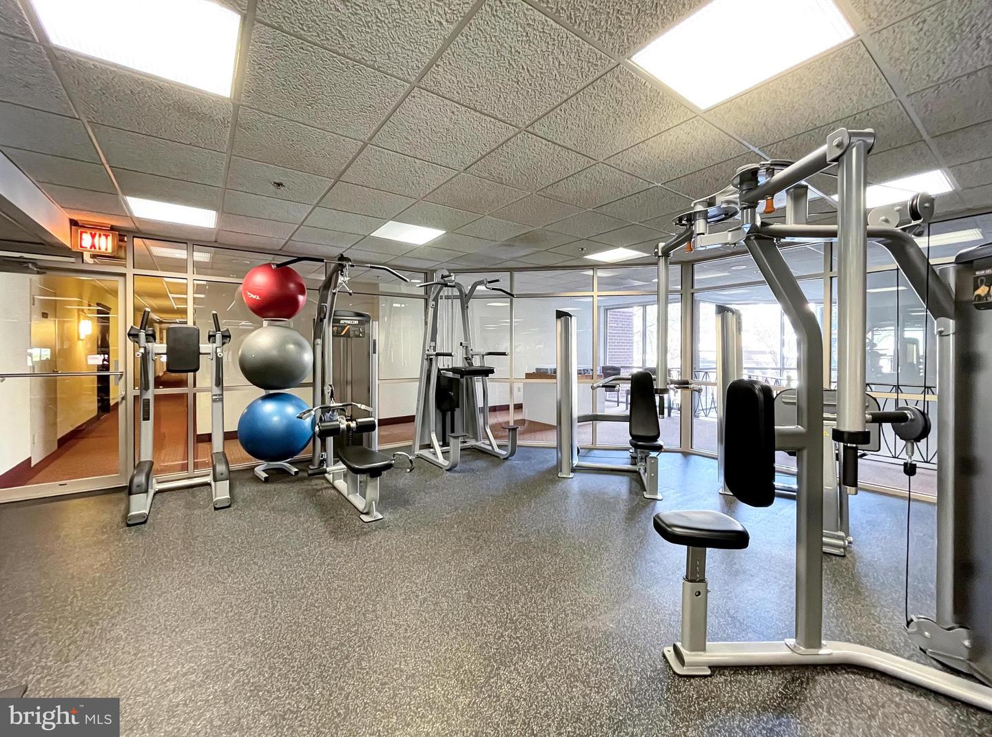 1276 N WAYNE STREET Unit: 906