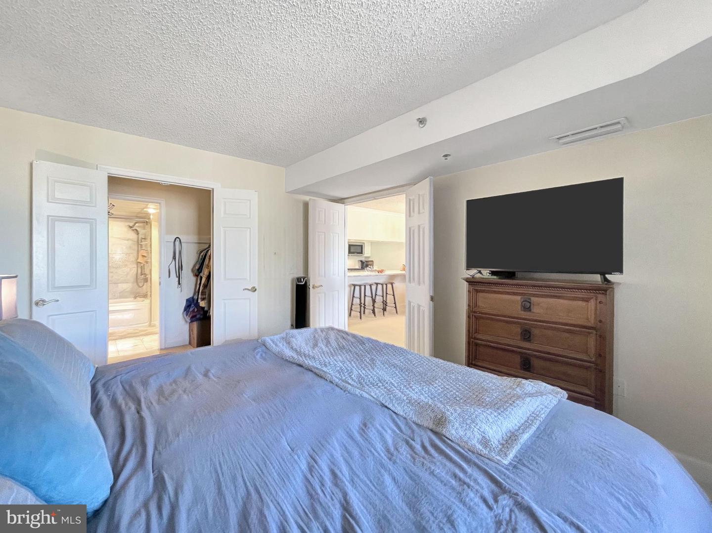 1276 N WAYNE STREET Unit: 906