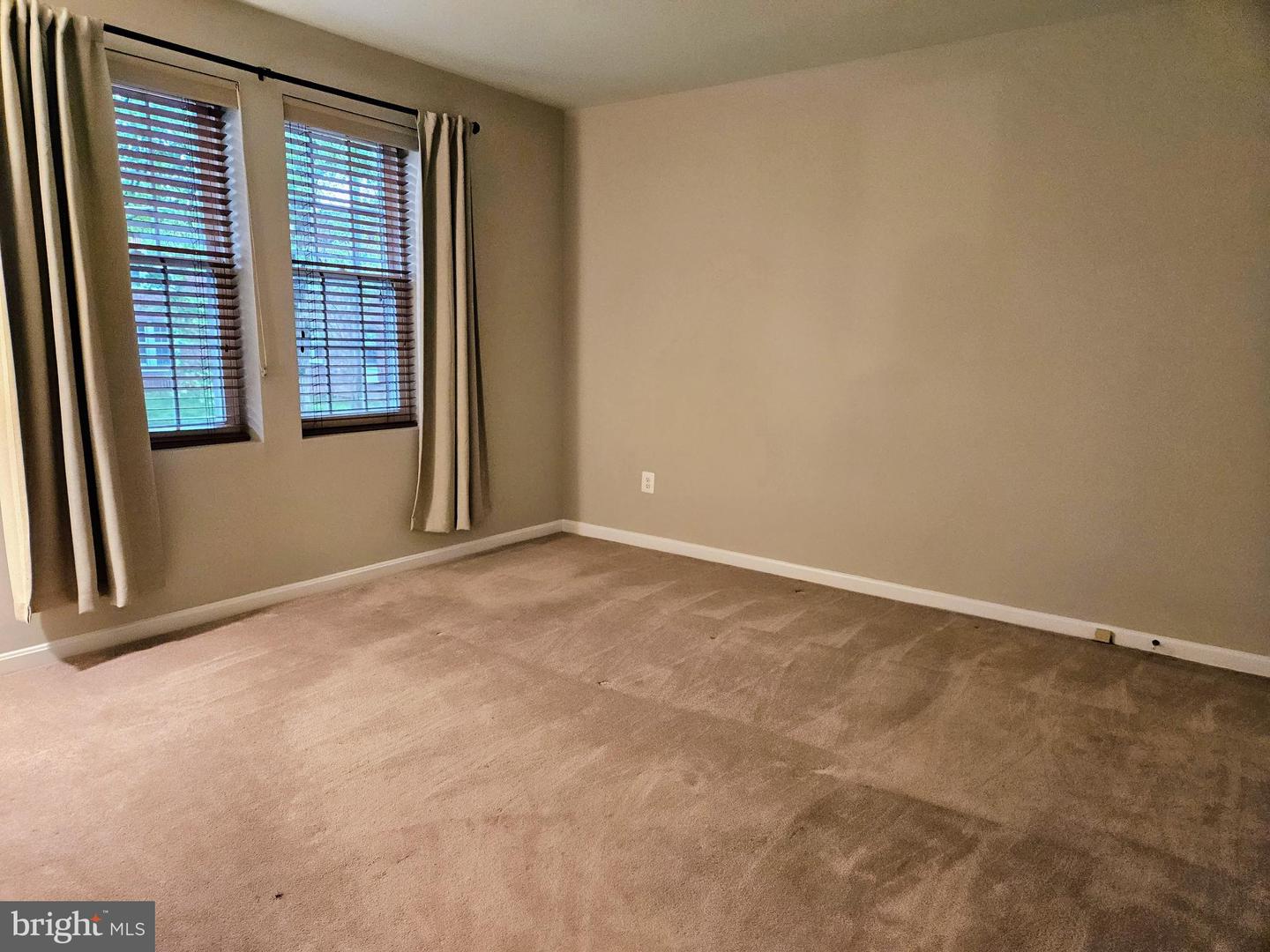 1735 N TROY STREET Unit: 8-413