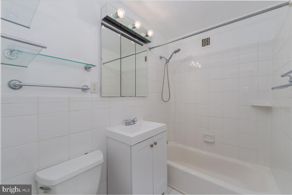 3000 SPOUT RUN PARKWAY Unit: A604