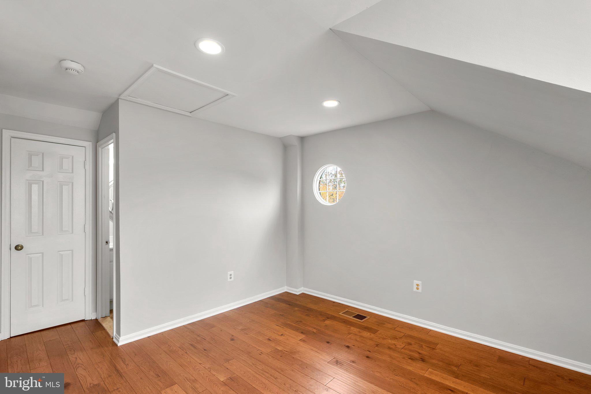 1186 N Utah STREET