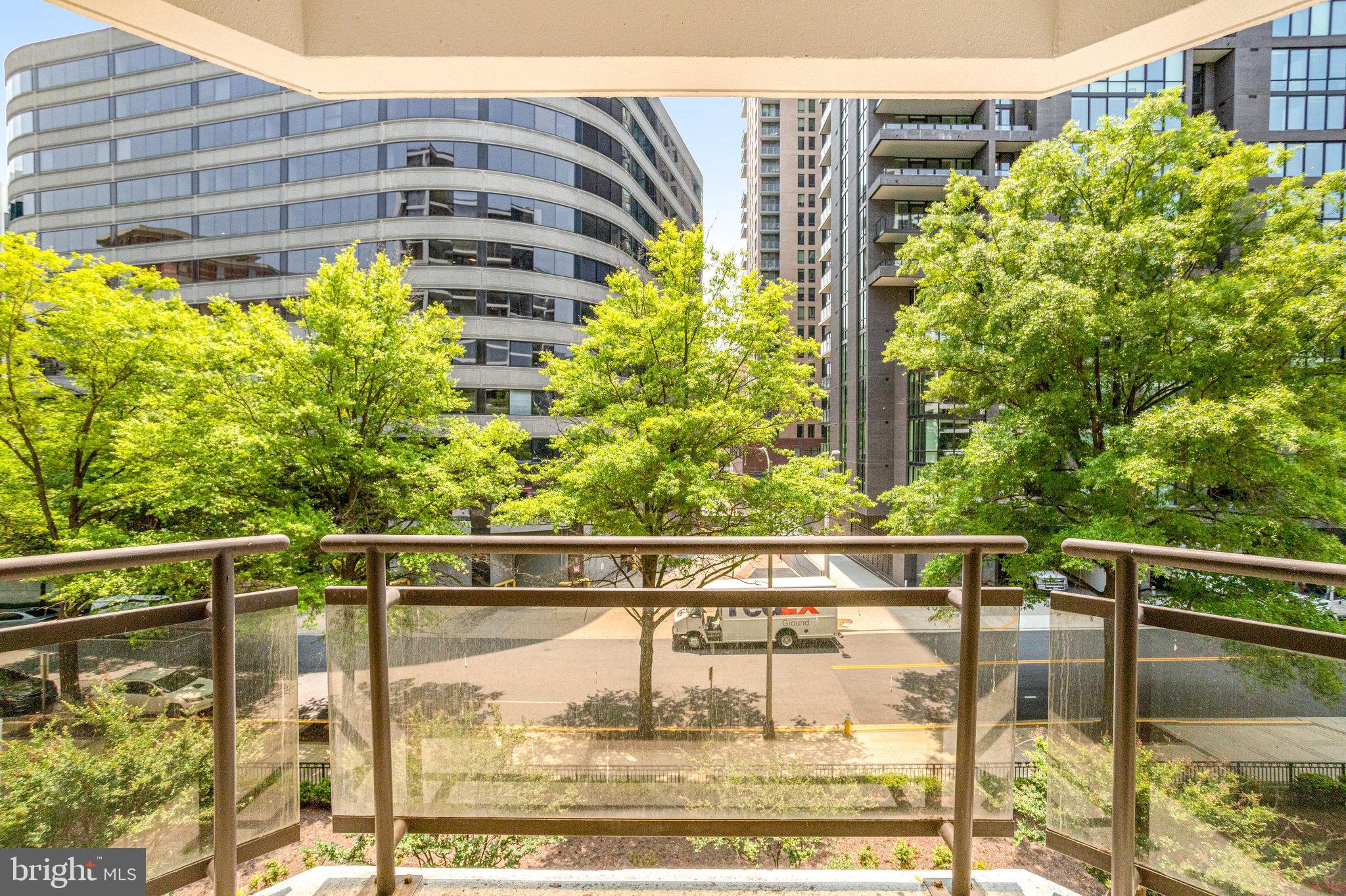1530 Key BOULEVARD Unit: 421