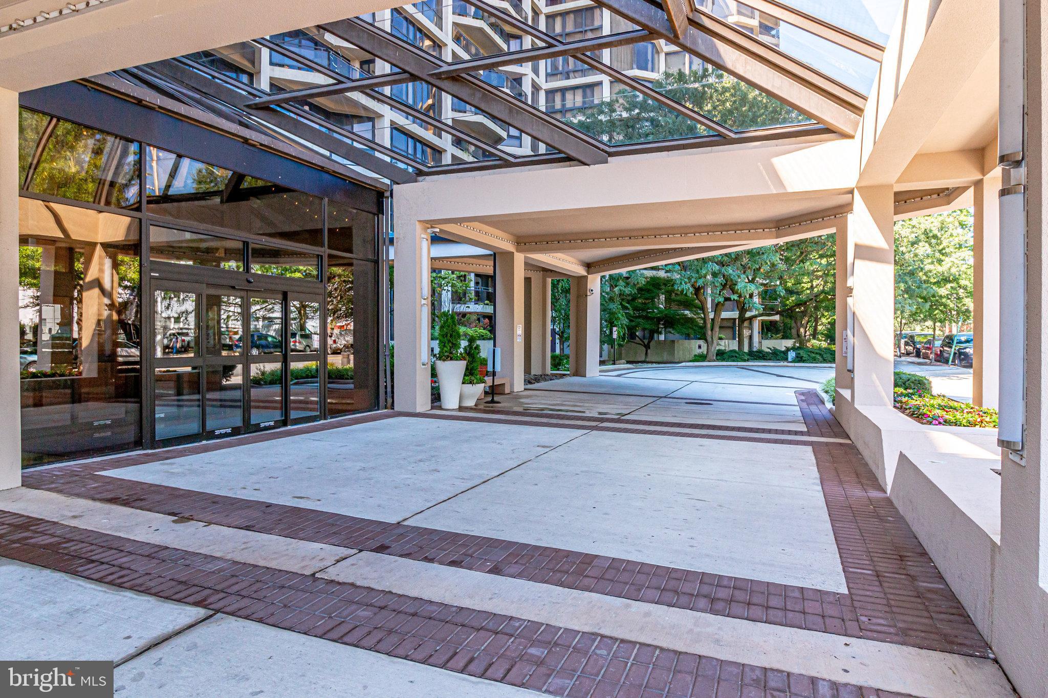 1530 Key BOULEVARD Unit: 421