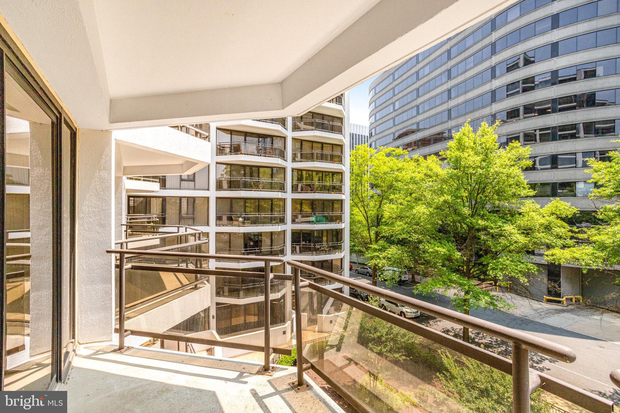 1530 Key BOULEVARD Unit: 421