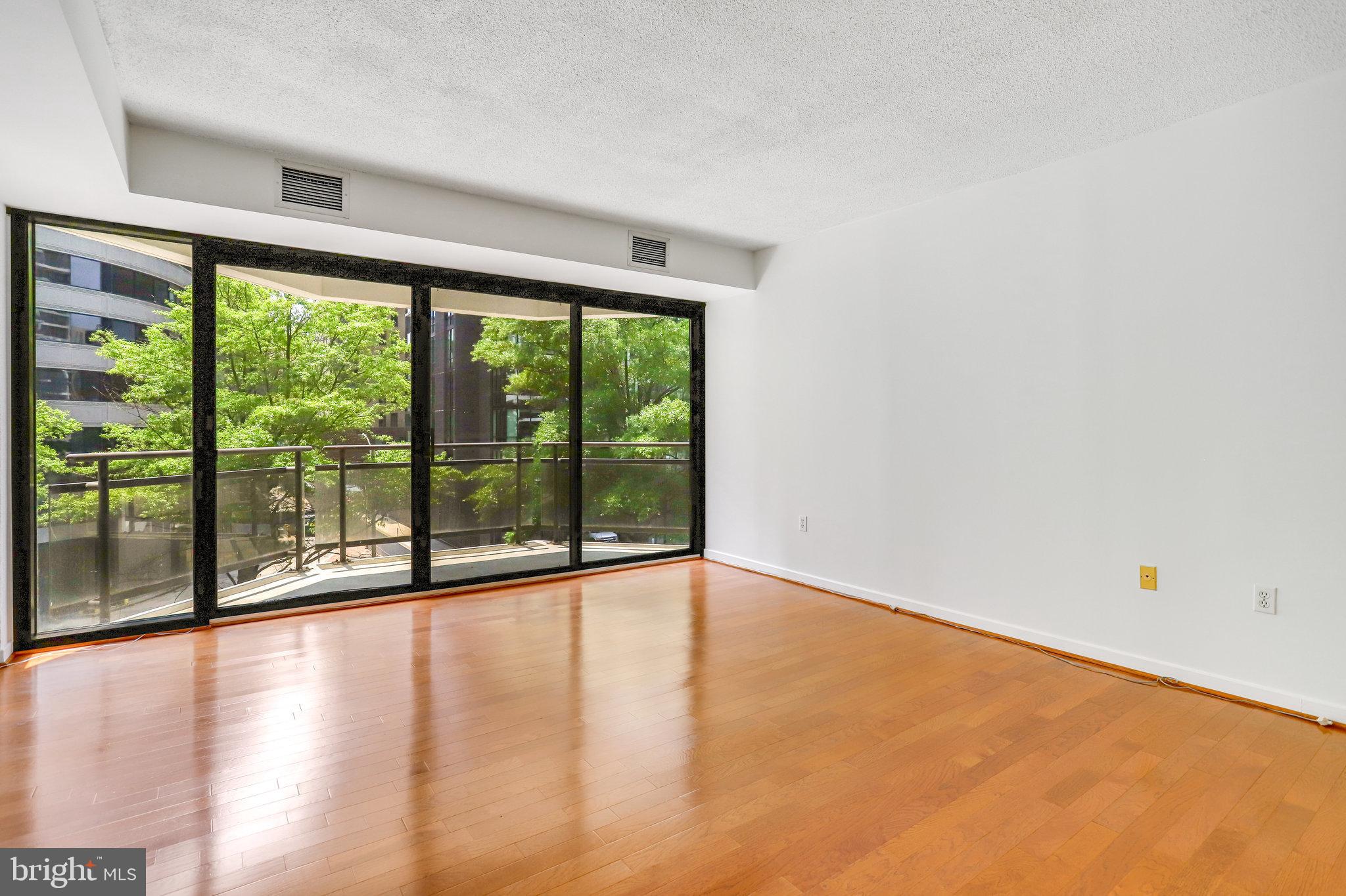 1530 Key BOULEVARD Unit: 421
