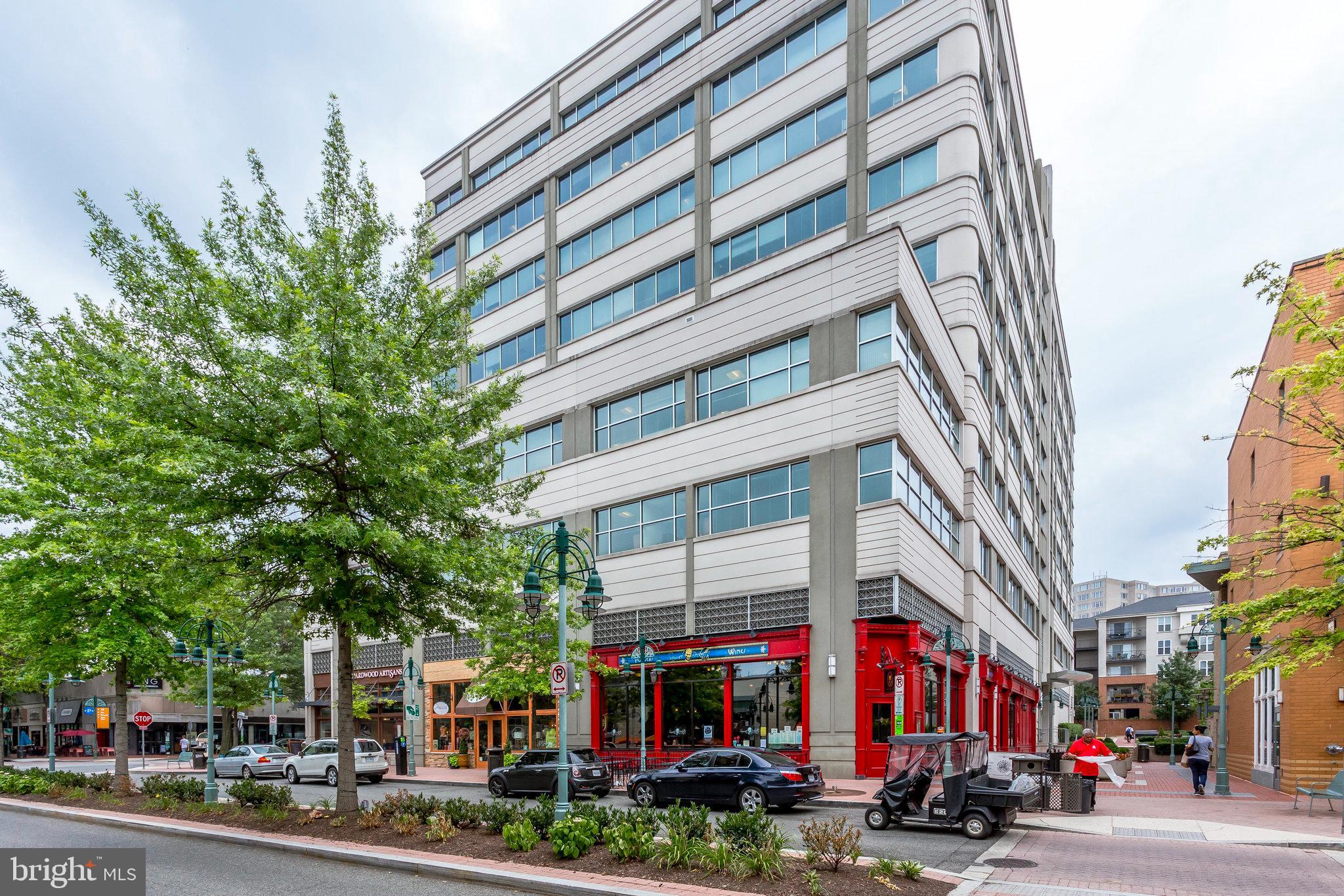 2720 S Arlington Mill DRIVE Unit: 208