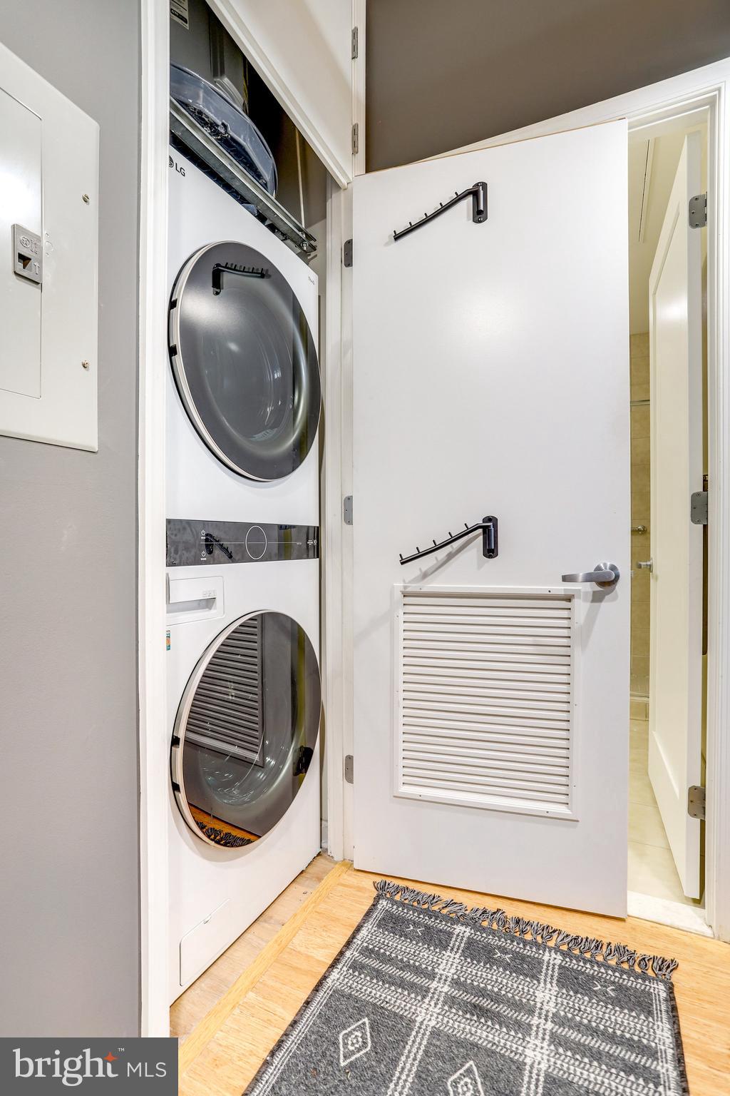 2720 S Arlington Mill DRIVE Unit: 208