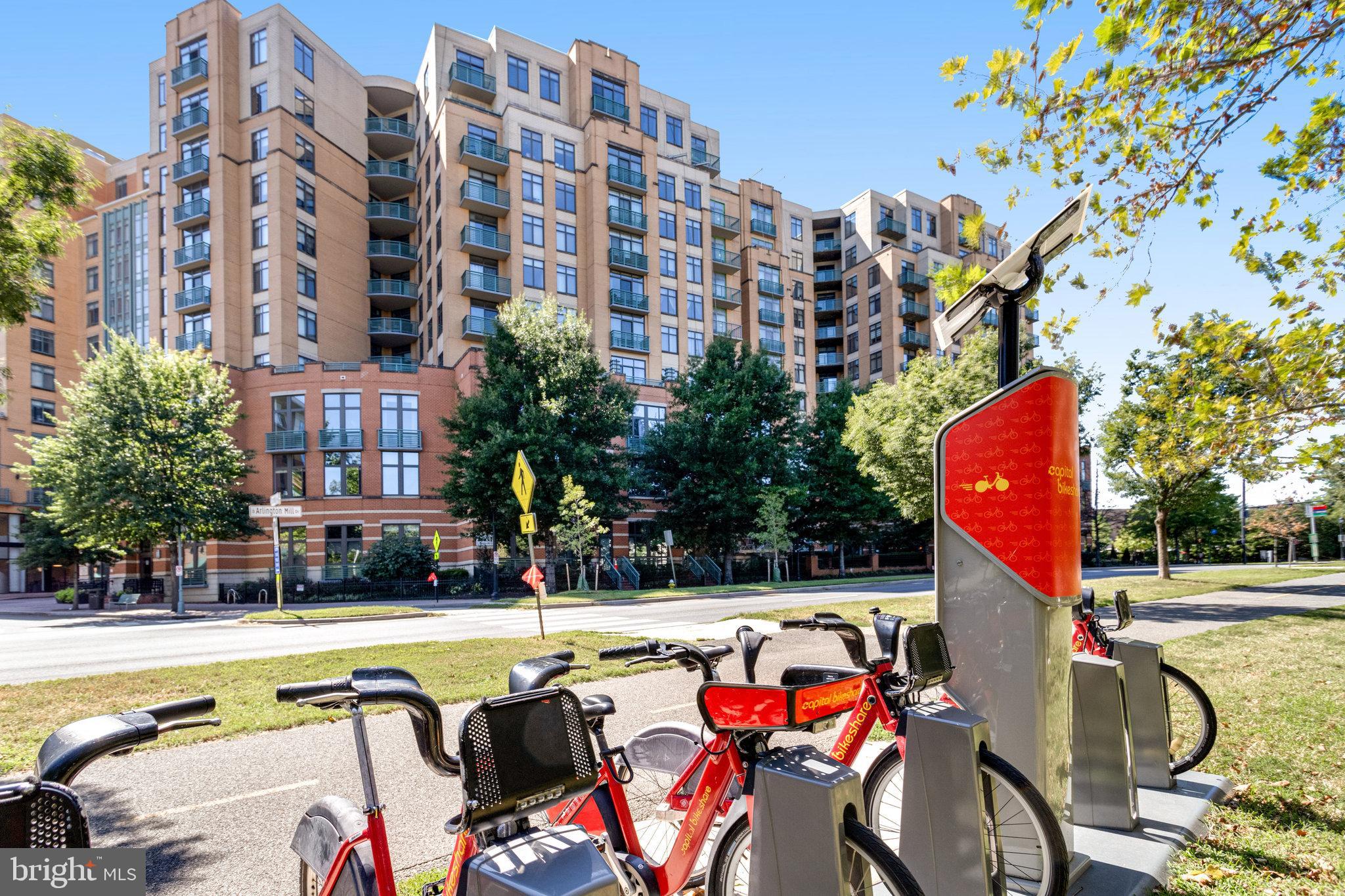 2720 S Arlington Mill DRIVE Unit: 208