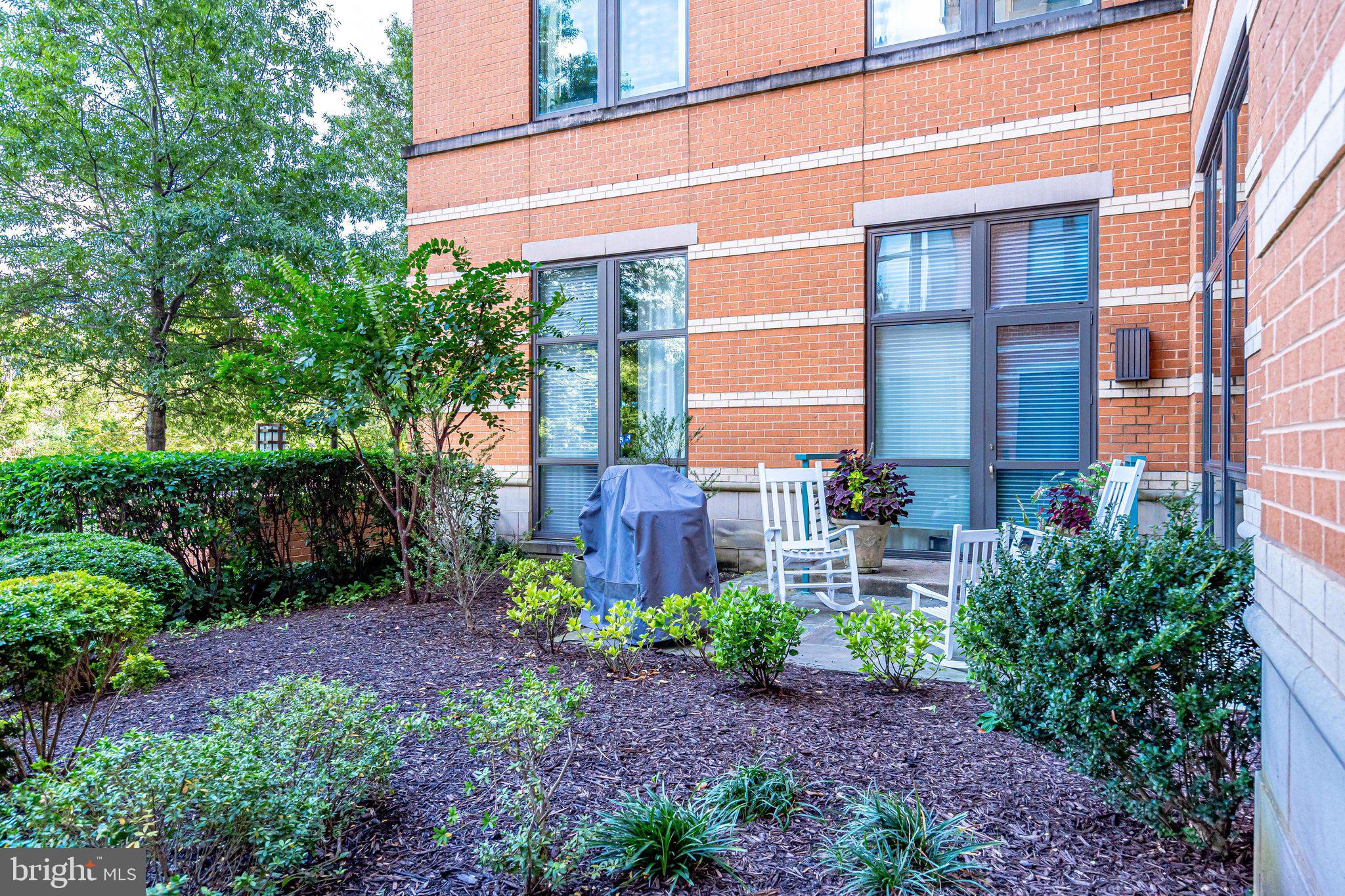 2720 S Arlington Mill DRIVE Unit: 208