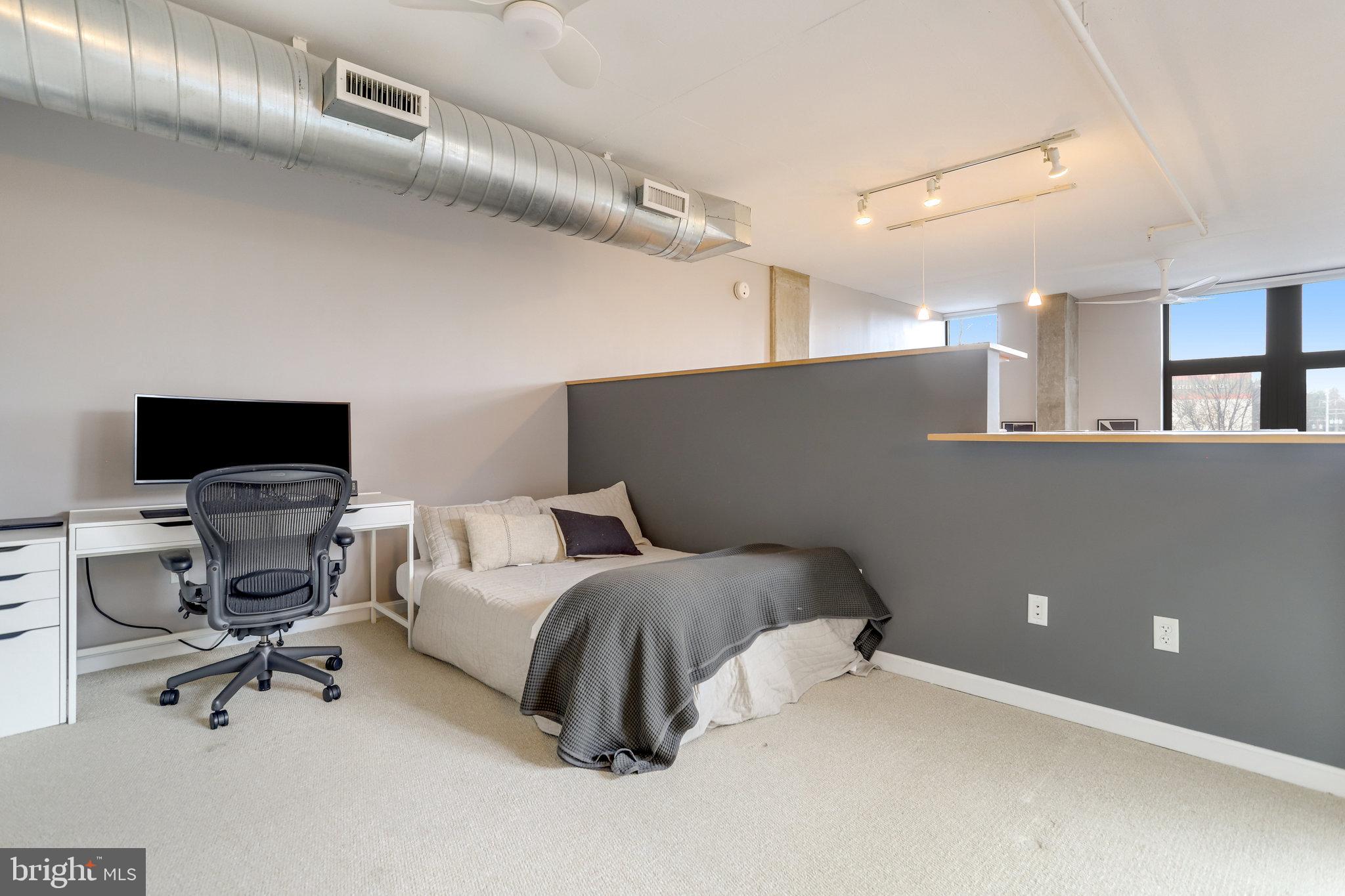 2720 S Arlington Mill DRIVE Unit: 208