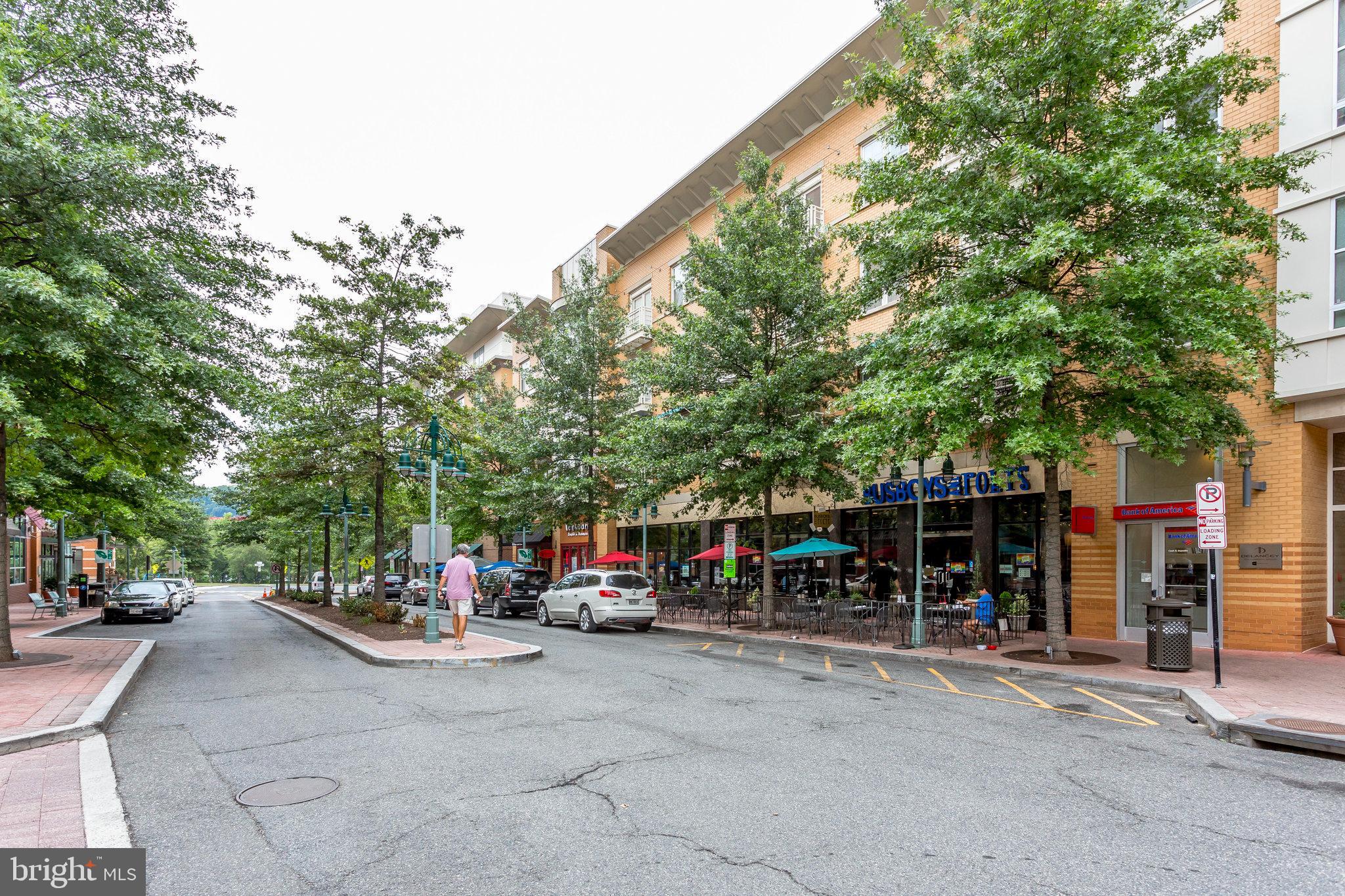 2720 S Arlington Mill DRIVE Unit: 208