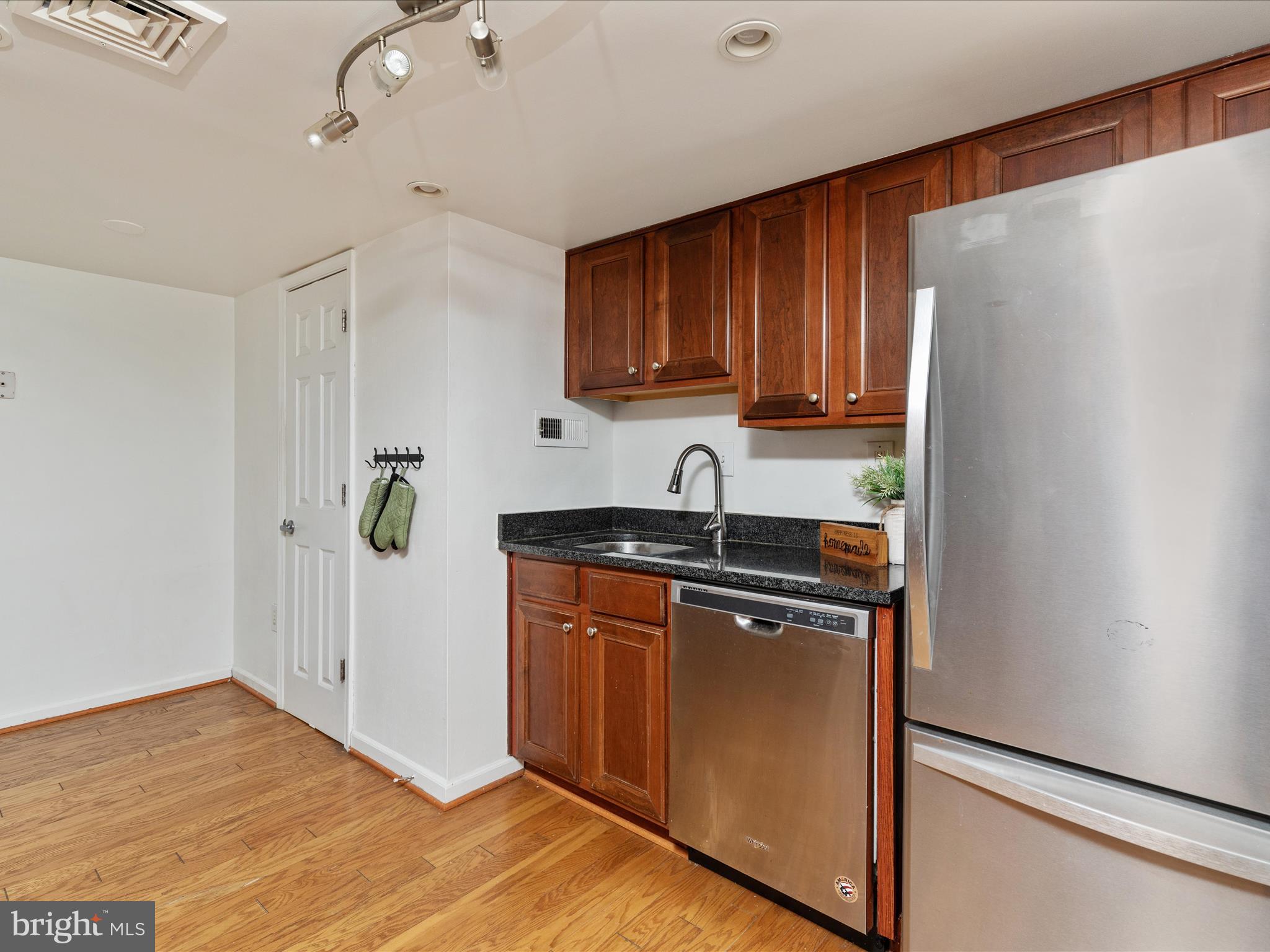 1515 S Arlington Ridge ROAD Unit: 203