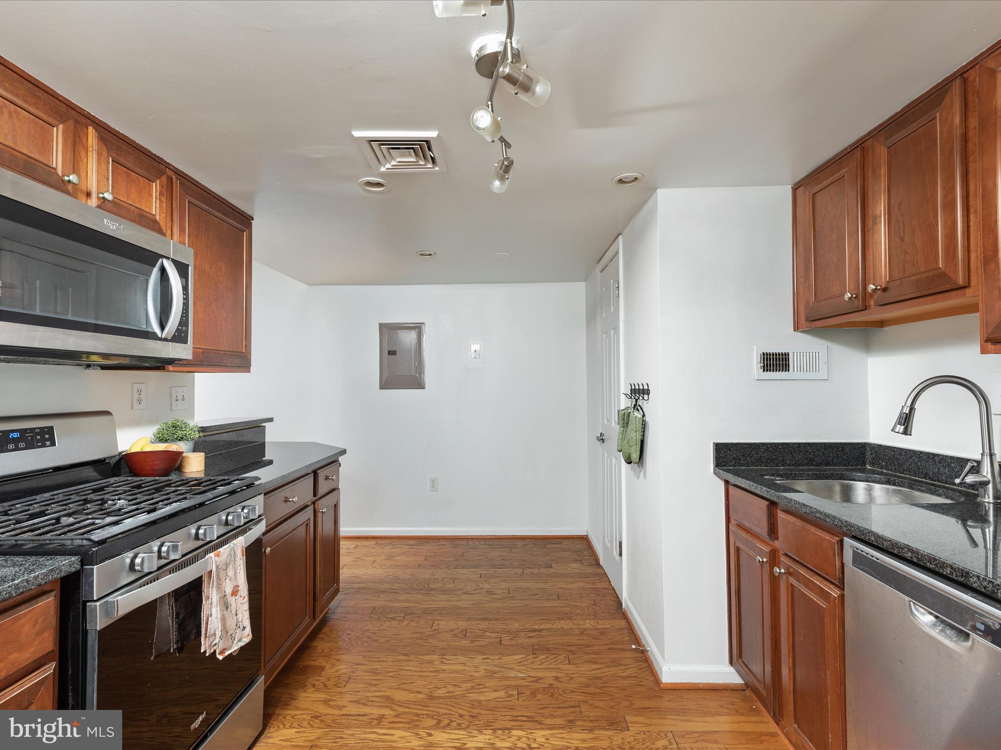 1515 S Arlington Ridge ROAD Unit: 203