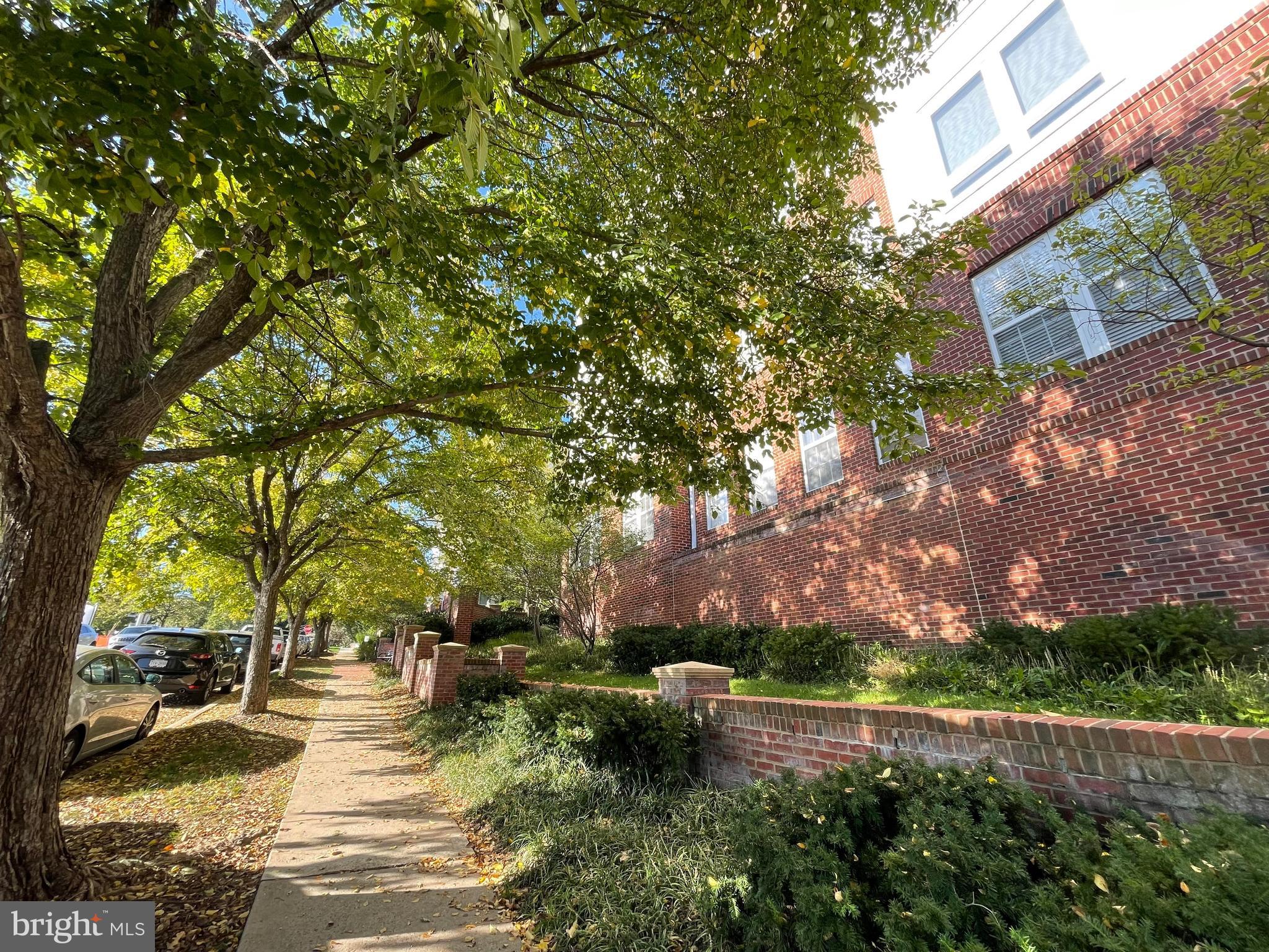 801 S Greenbrier St