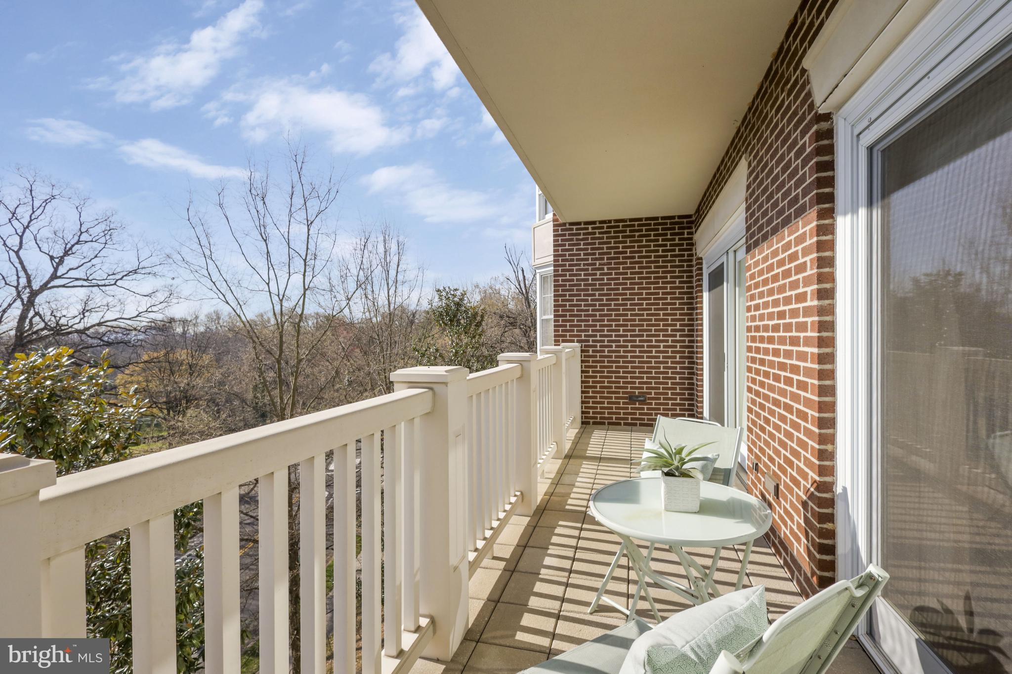 1201 N Nash St #302