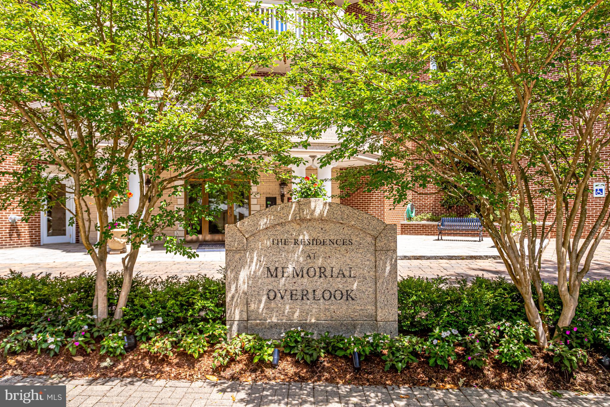 1201 N Nash St #302