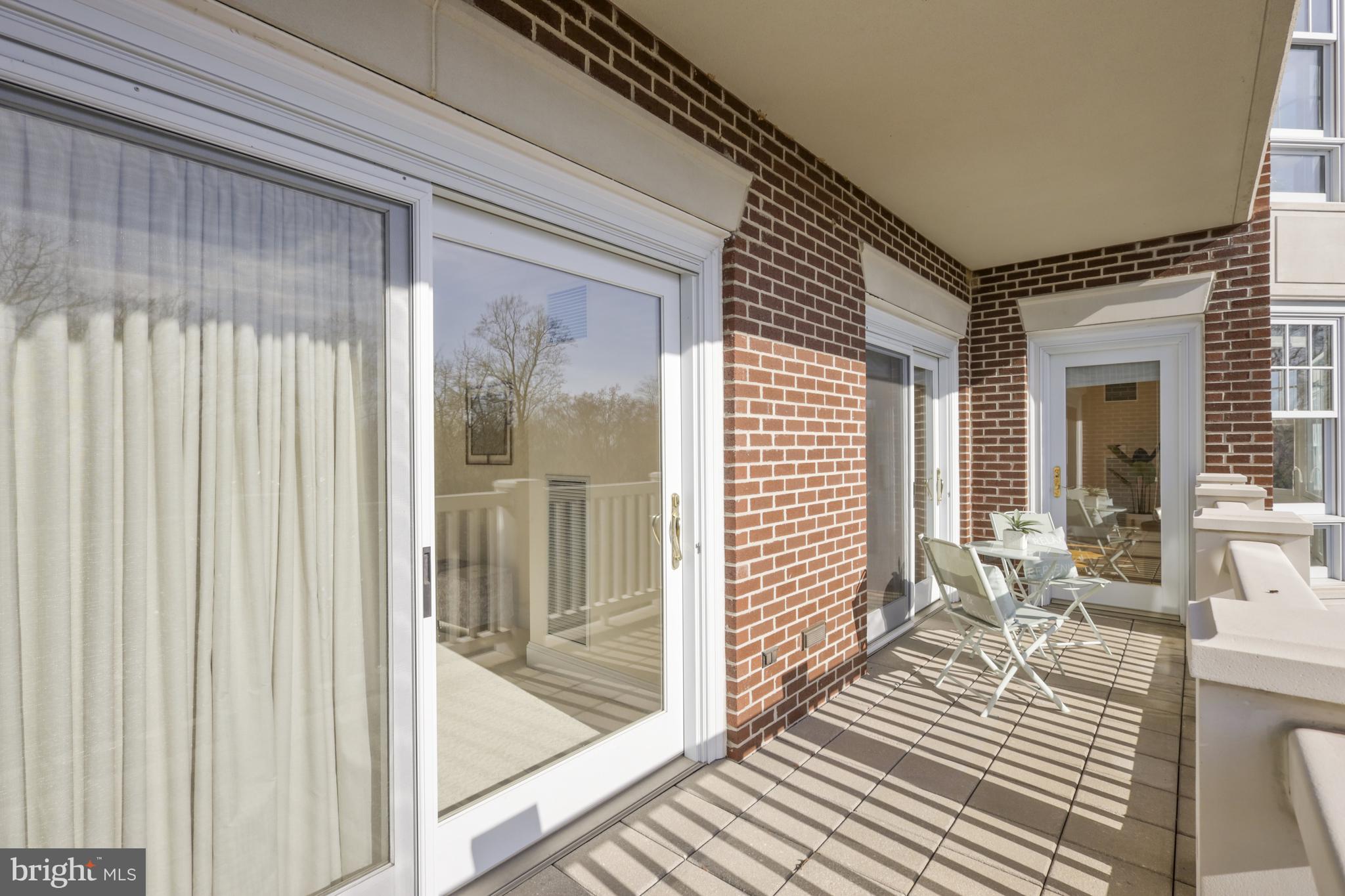 1201 N Nash St #302