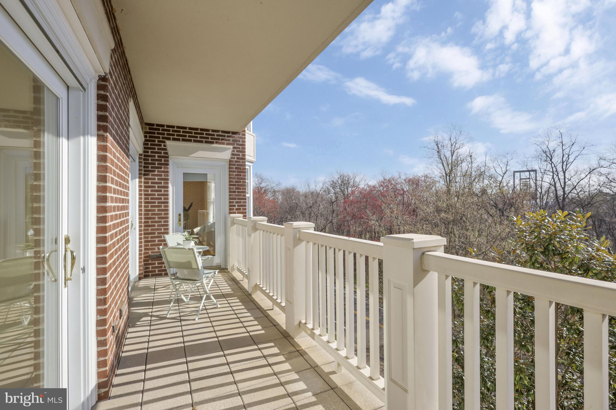 1201 N Nash St #302