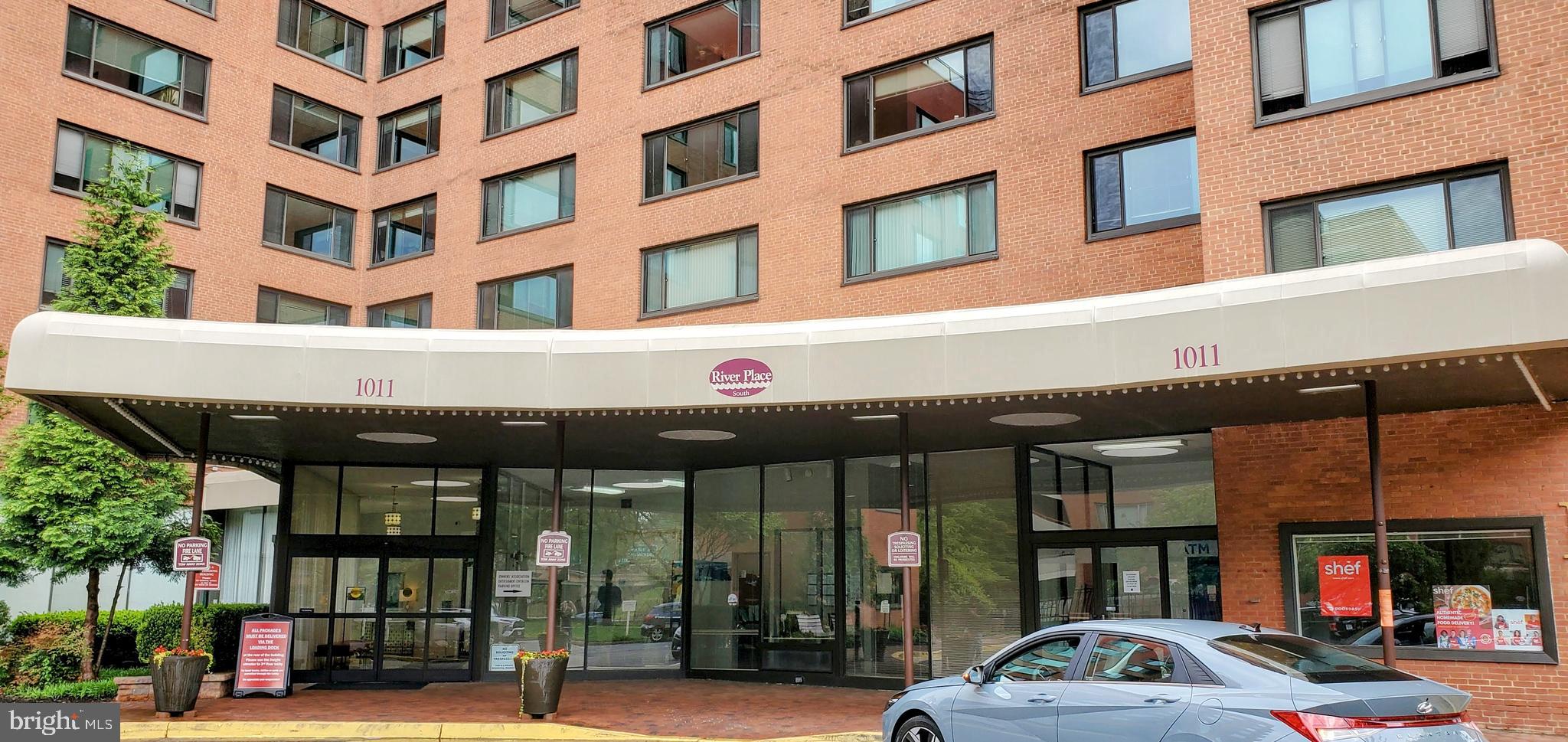 1011 Blvd #438