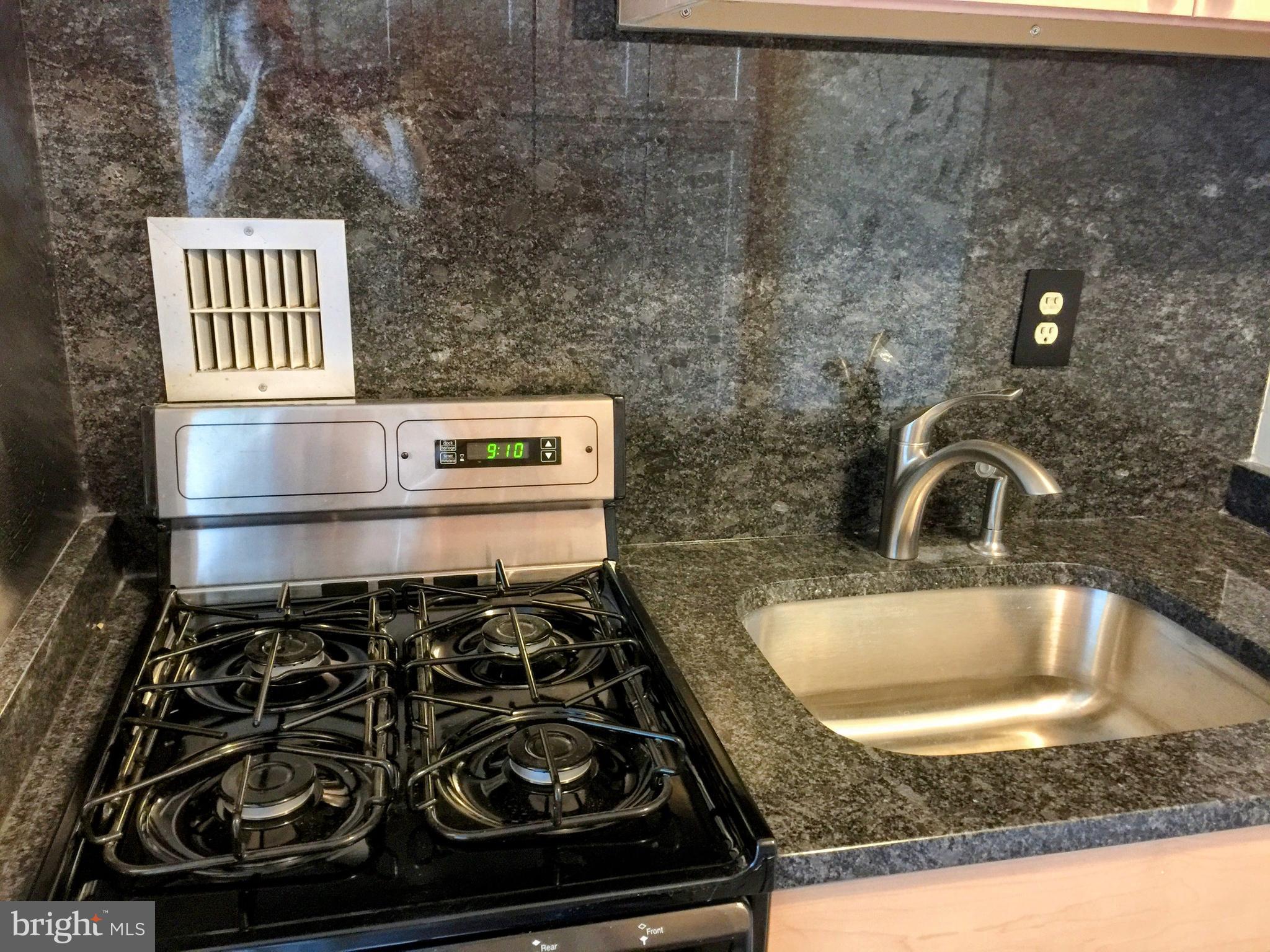 1011 Blvd #438