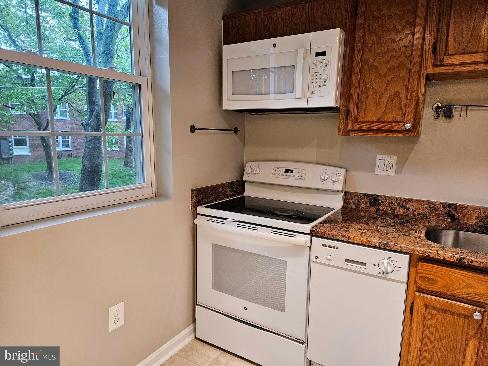 1735 N Troy St #8-413