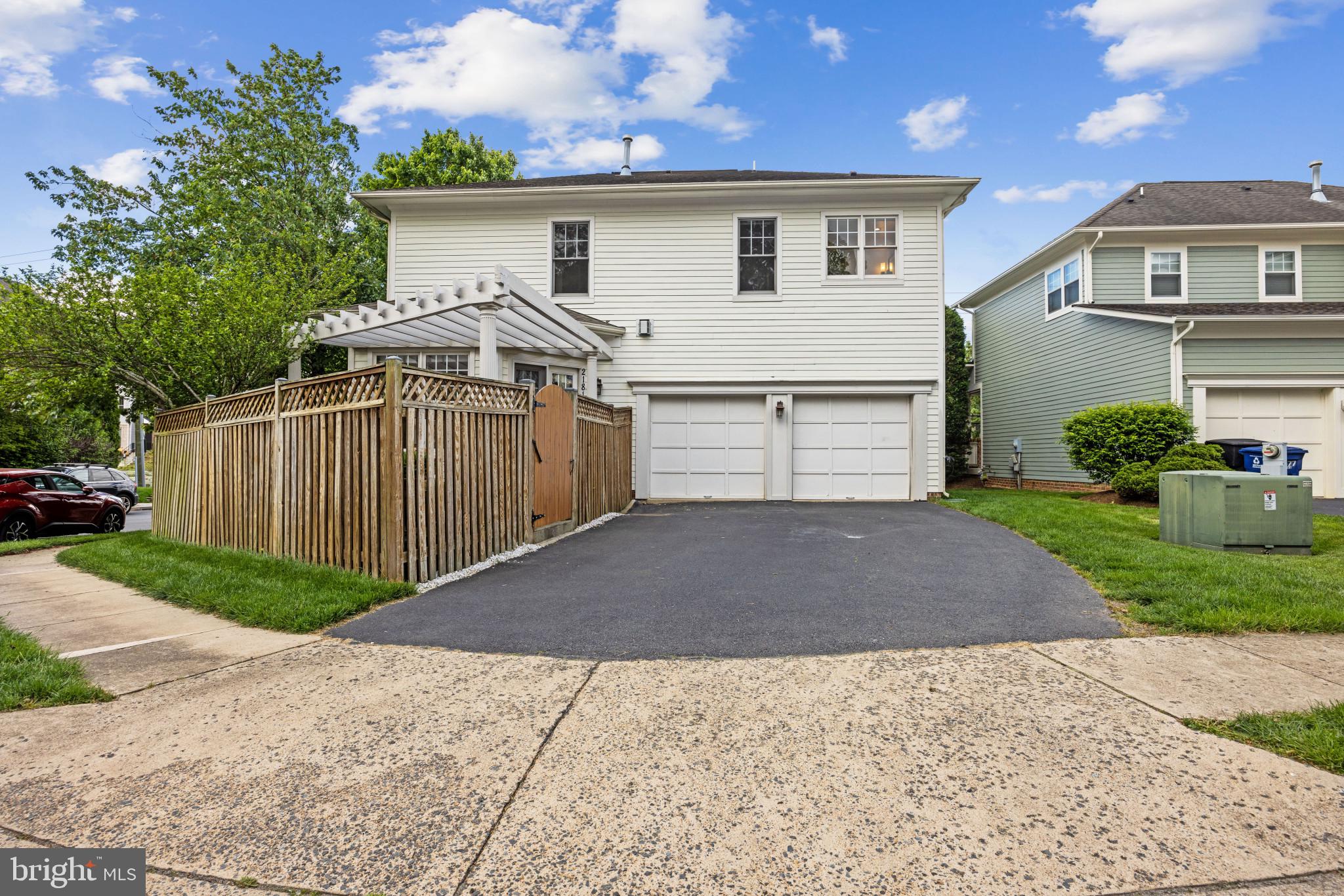 2181 S Glebe Rd