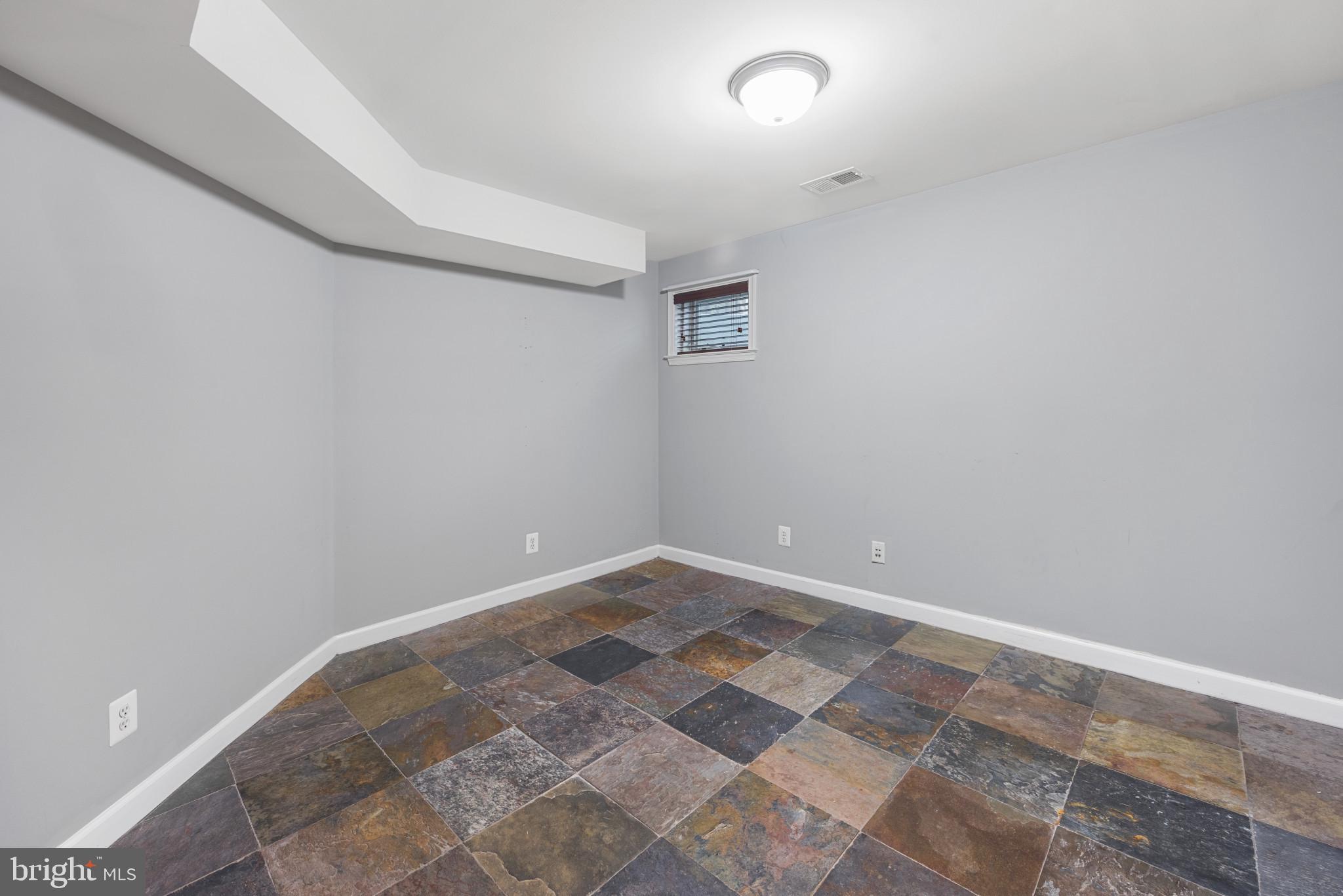2181 S Glebe Rd
