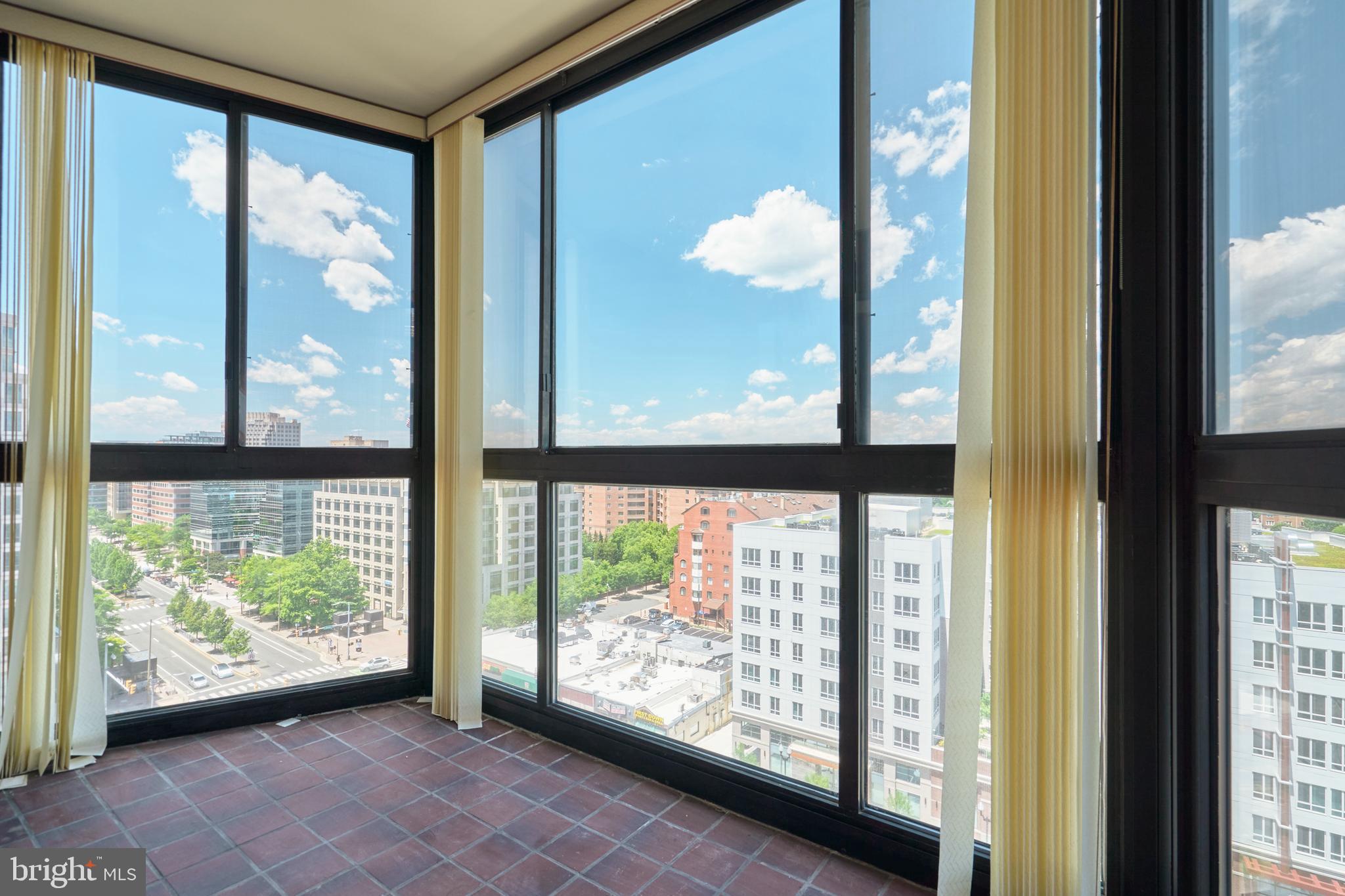 900 N STAFFORD ST #1219