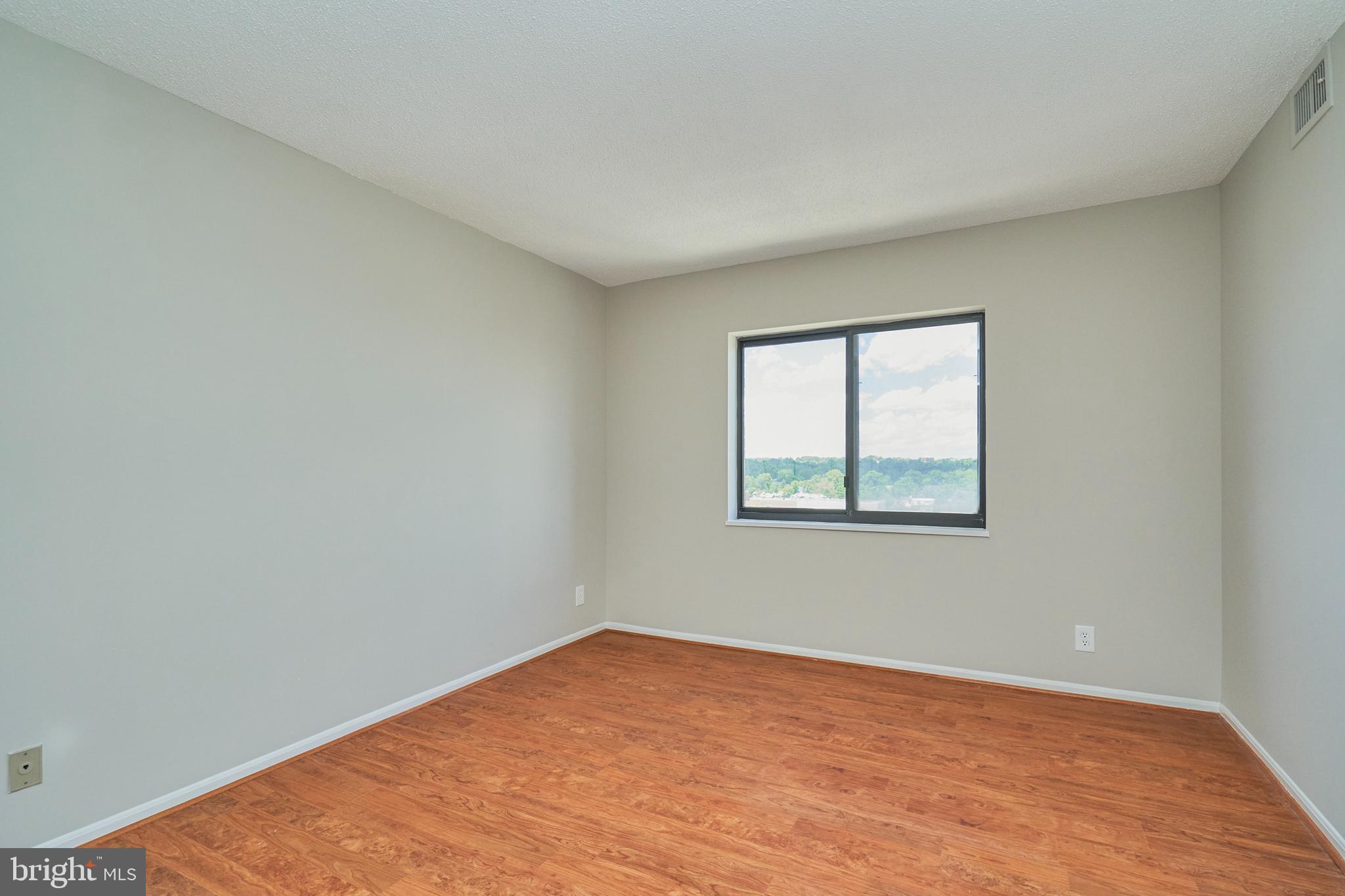 900 N STAFFORD ST #1219