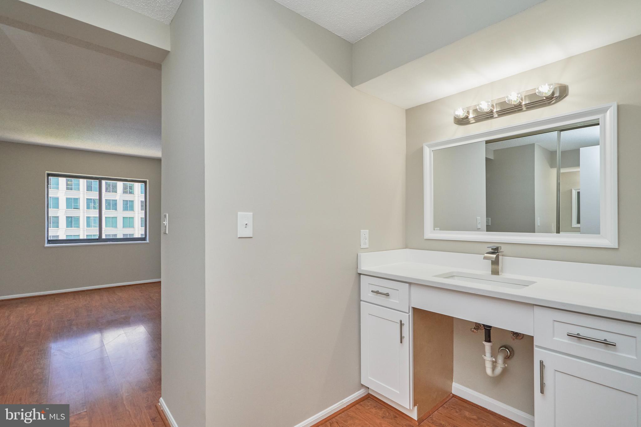 900 N STAFFORD ST #1219