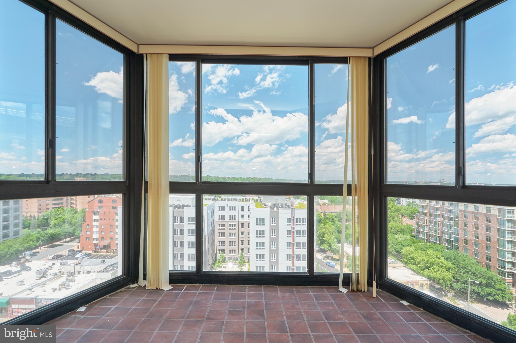 900 N STAFFORD ST #1219