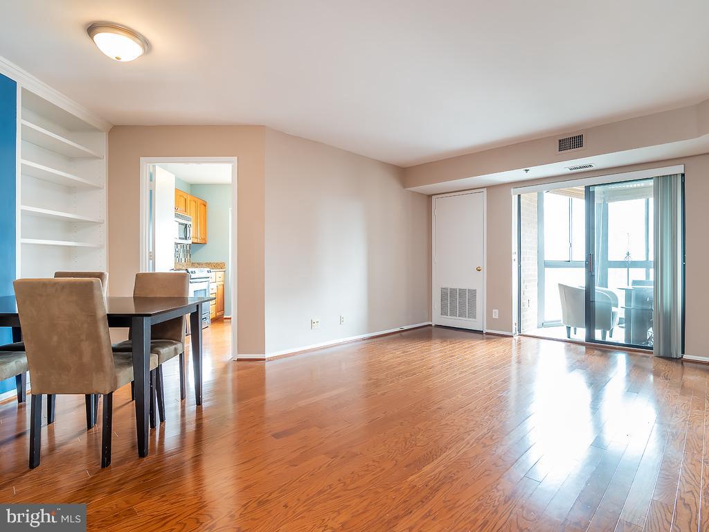 900 N STAFFORD ST #1618