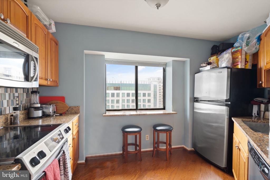 900 N STAFFORD ST #1618