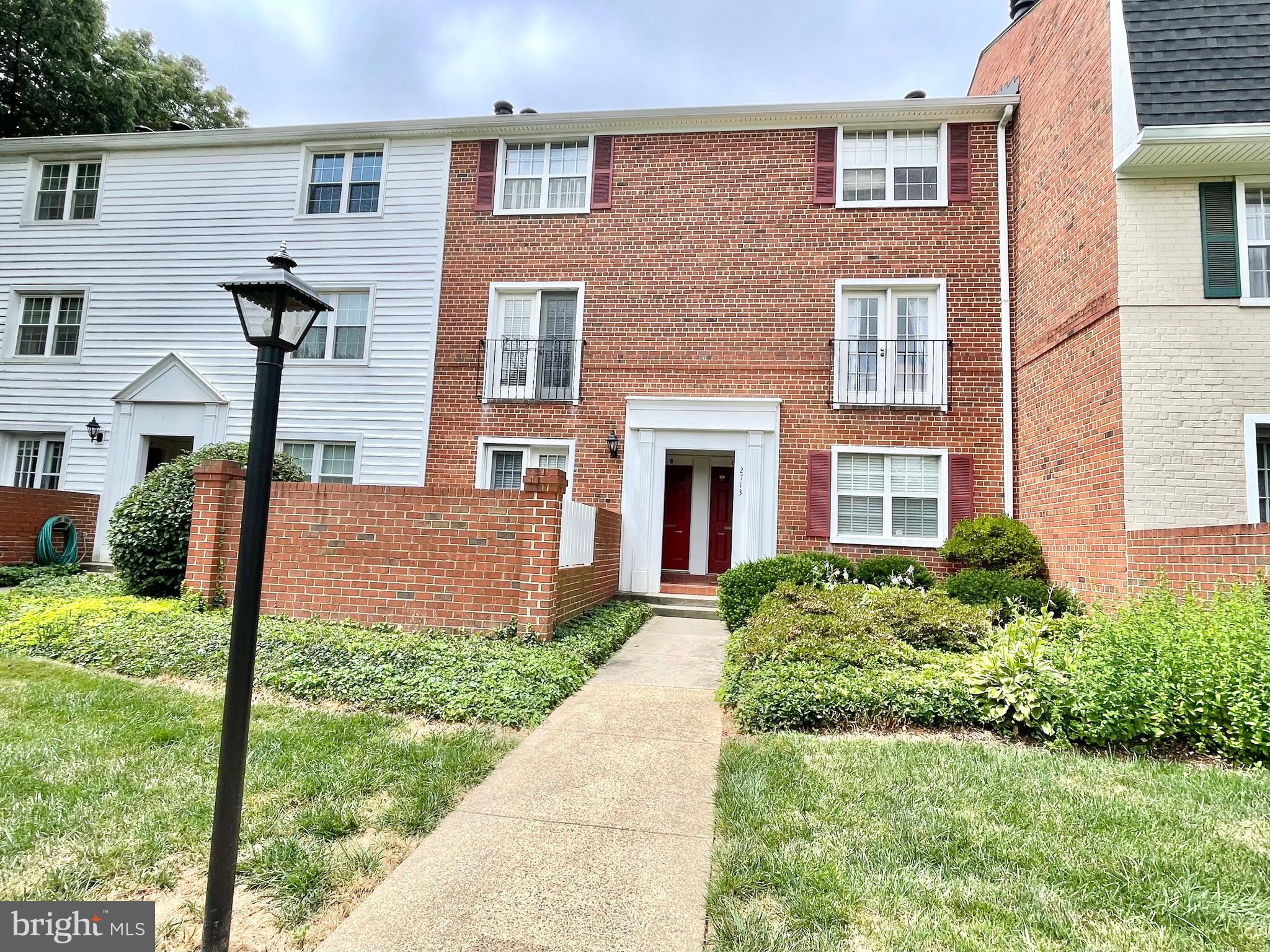 2713 S WALTER REED DR #B