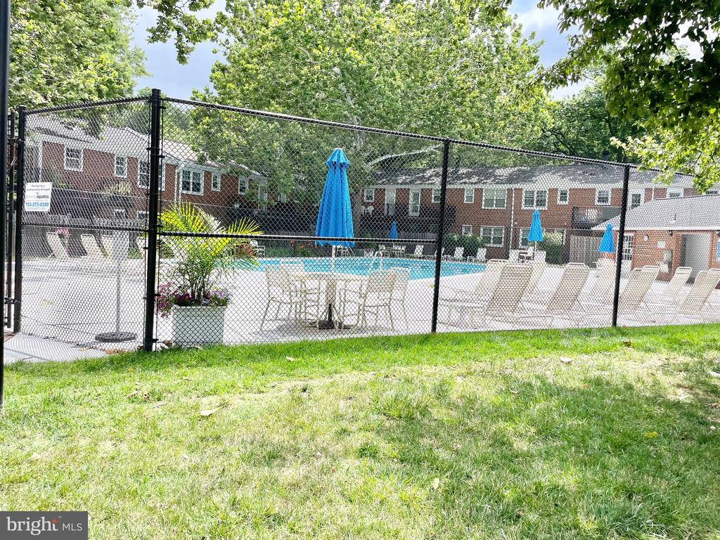 2713 S WALTER REED DR #B