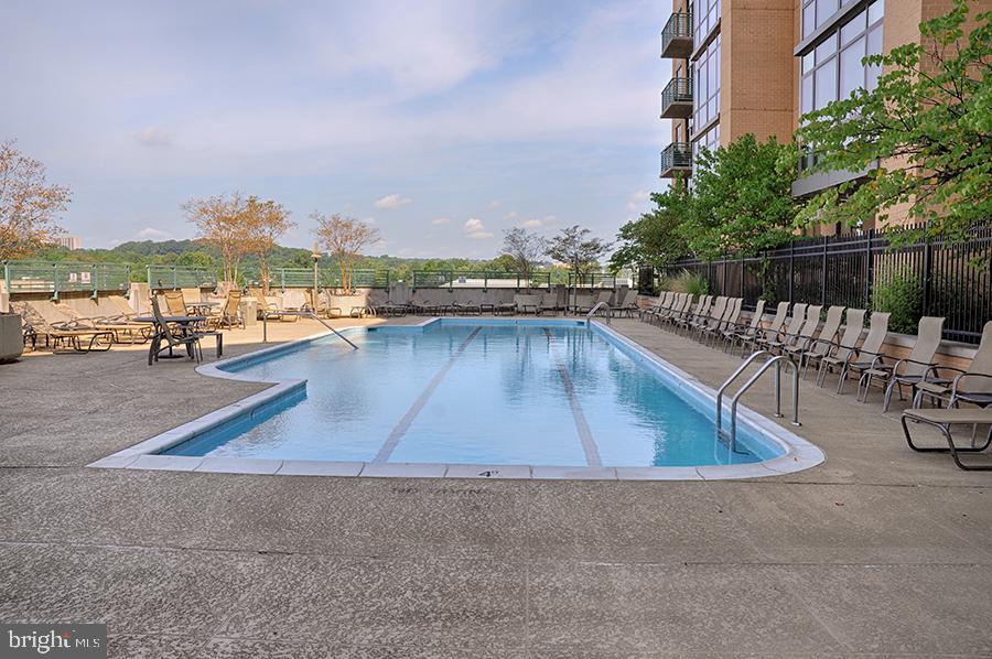2720 S Arlington Mill Dr #309
