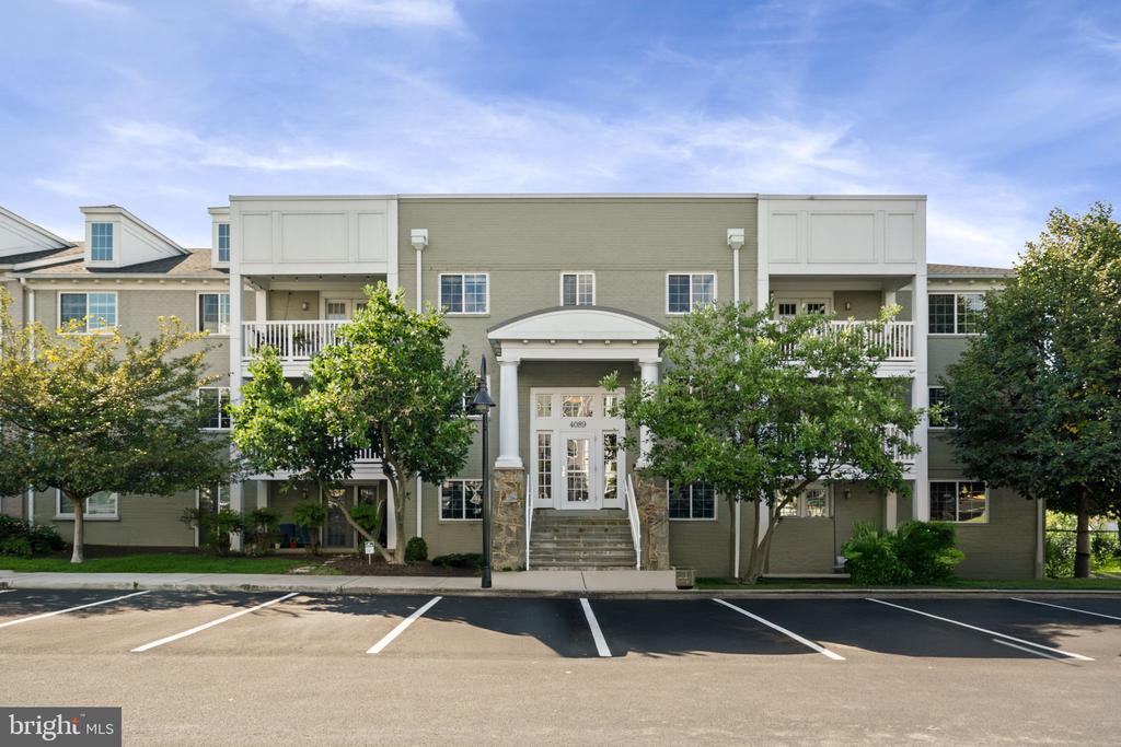 4089 S Four Mile Run Dr #203