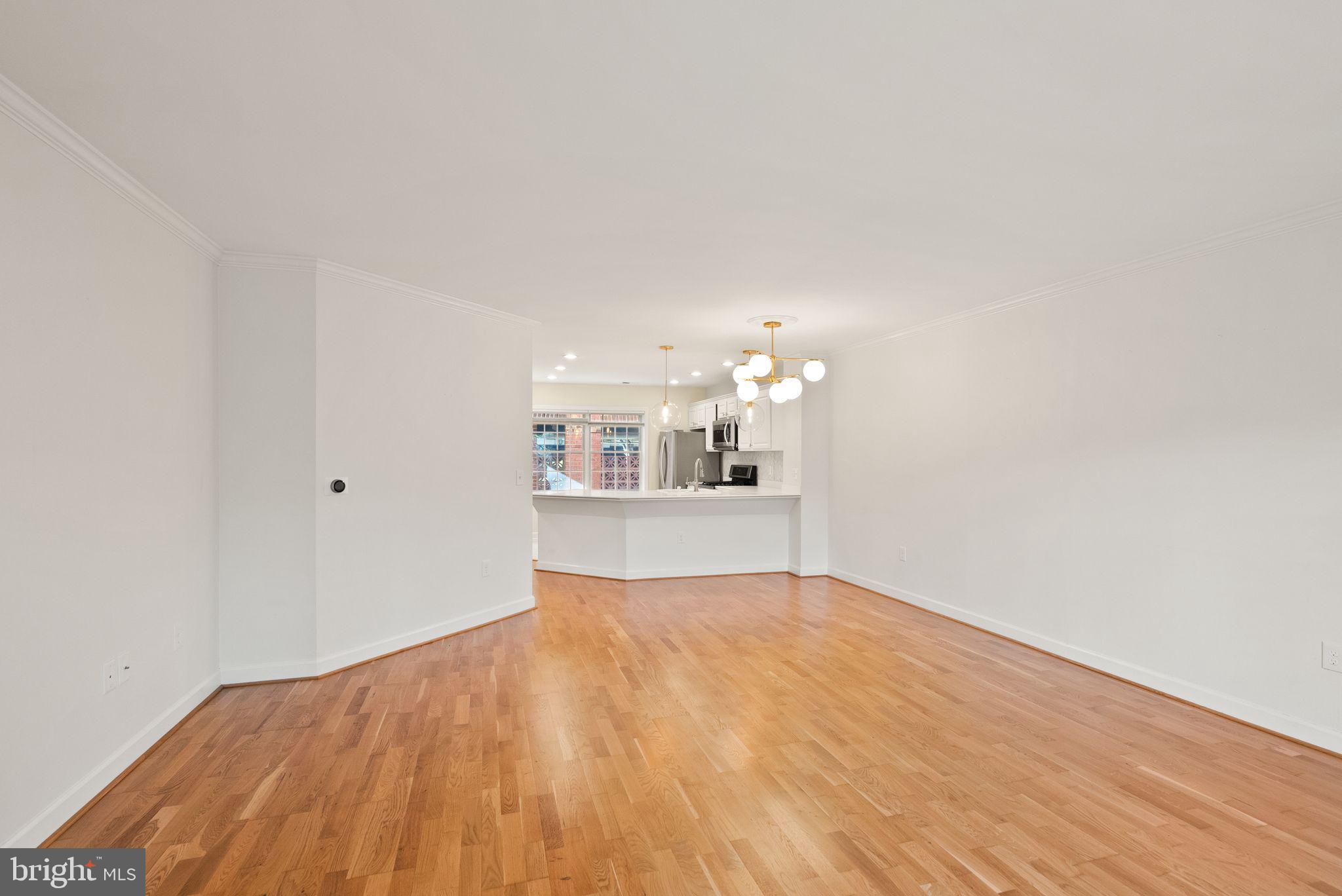 6916 Fairfax Dr #114