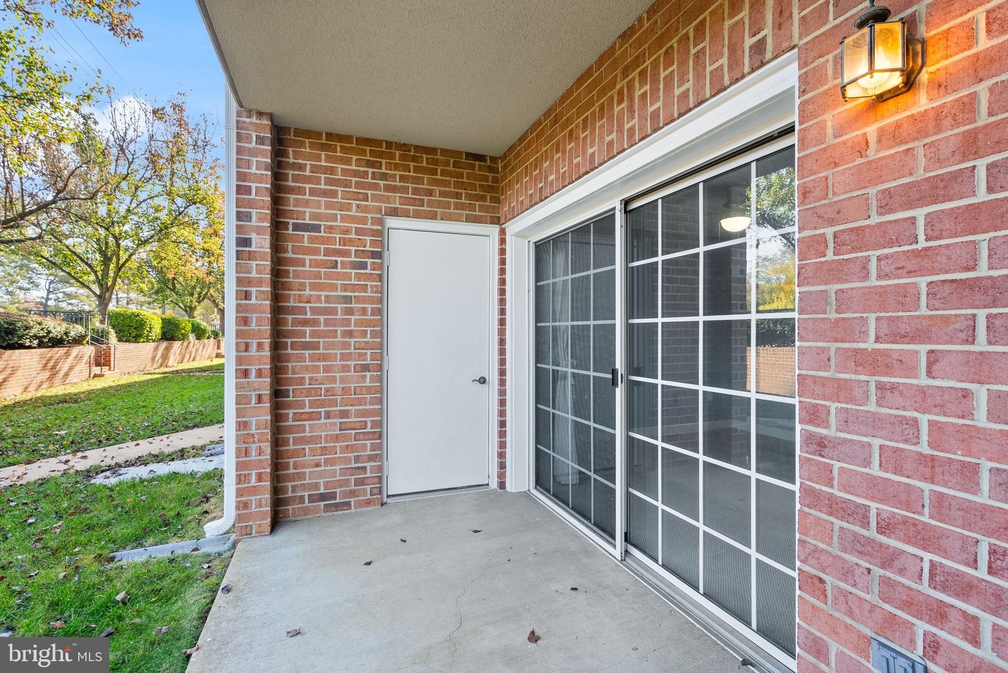 6916 Fairfax Dr #114