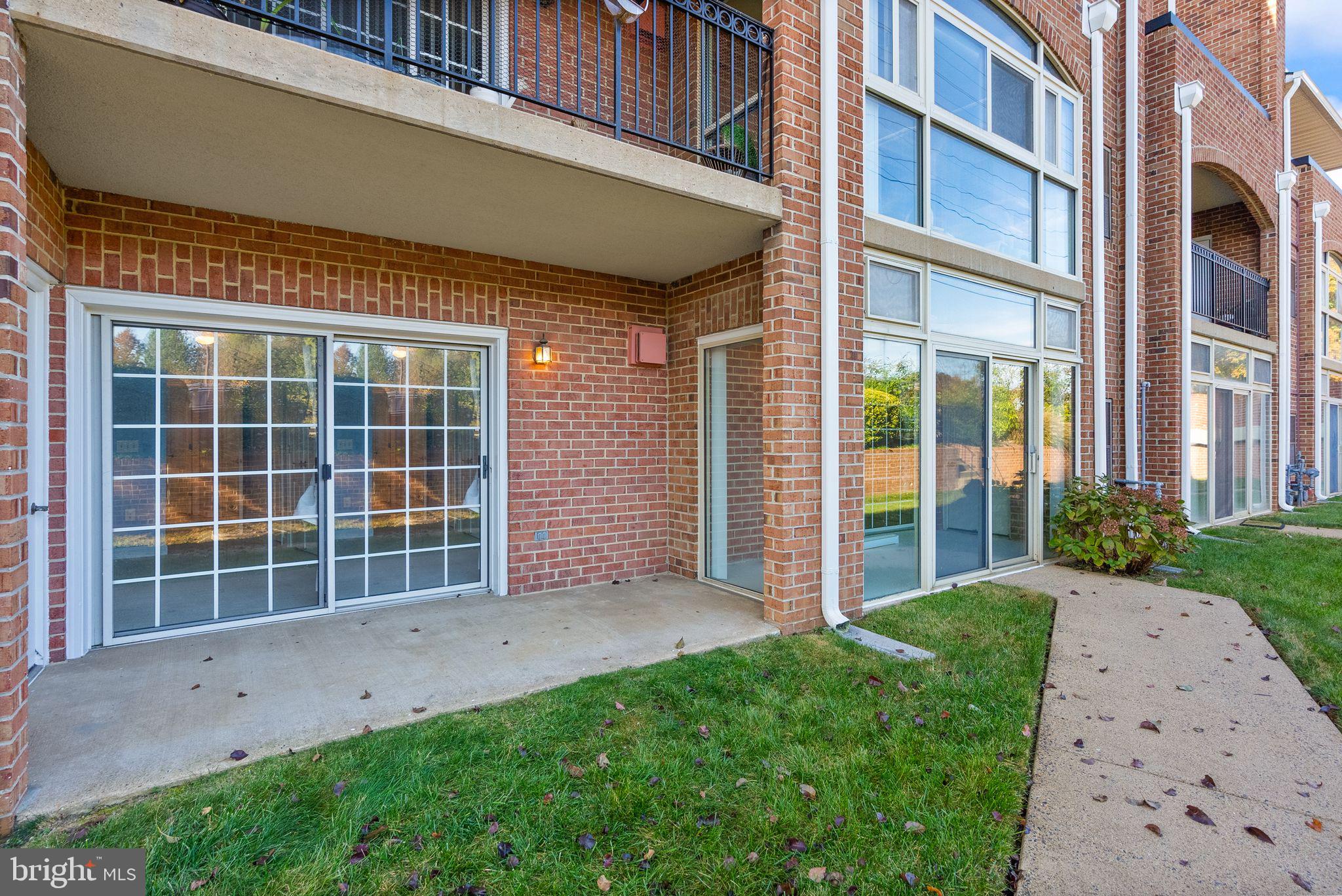 6916 Fairfax Dr #114